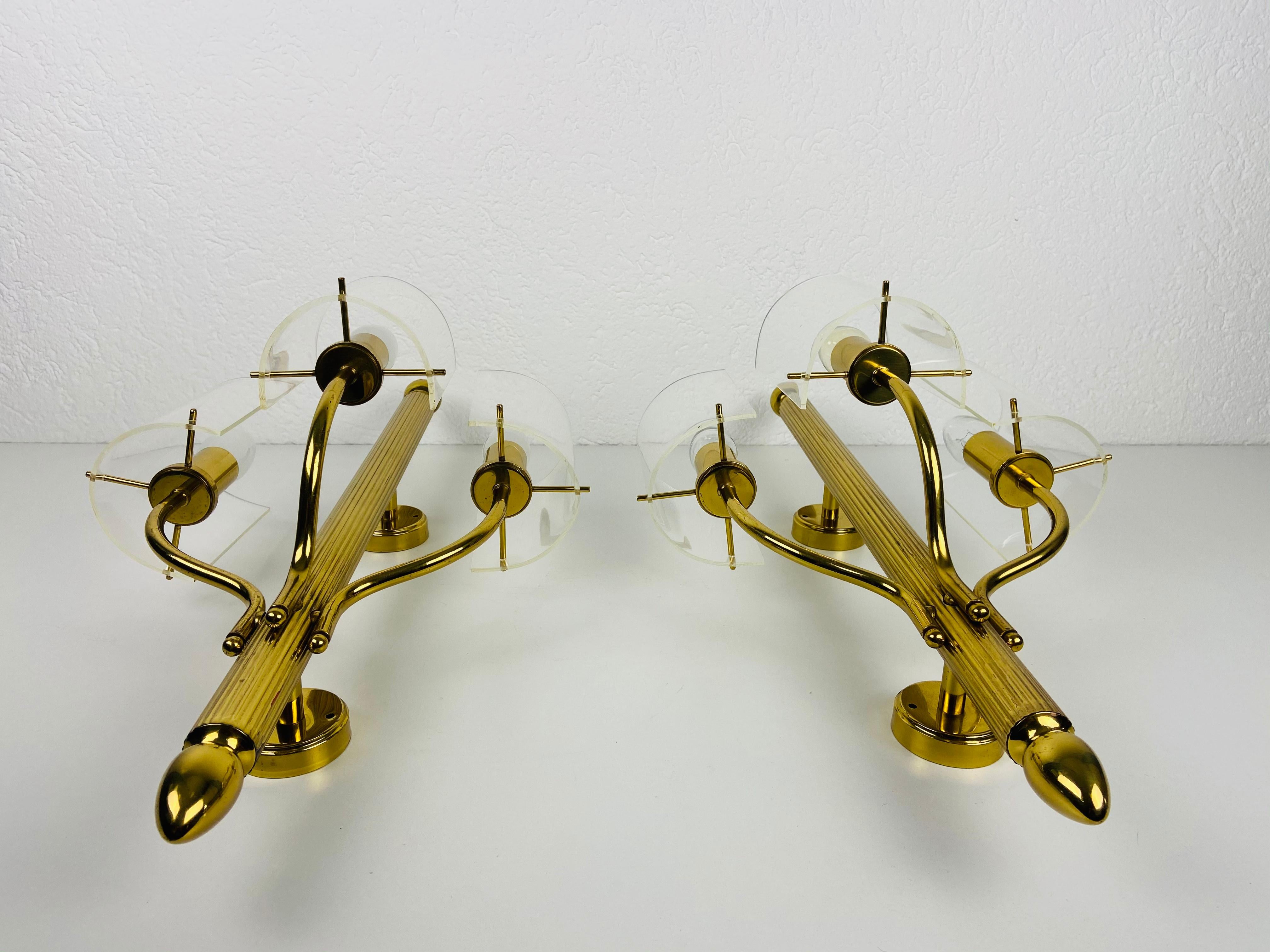 Mid-20th Century Huge Pair of Mid-Century Modern Brass and Perspex Cinema Wall Lamps, 1950s For Sale