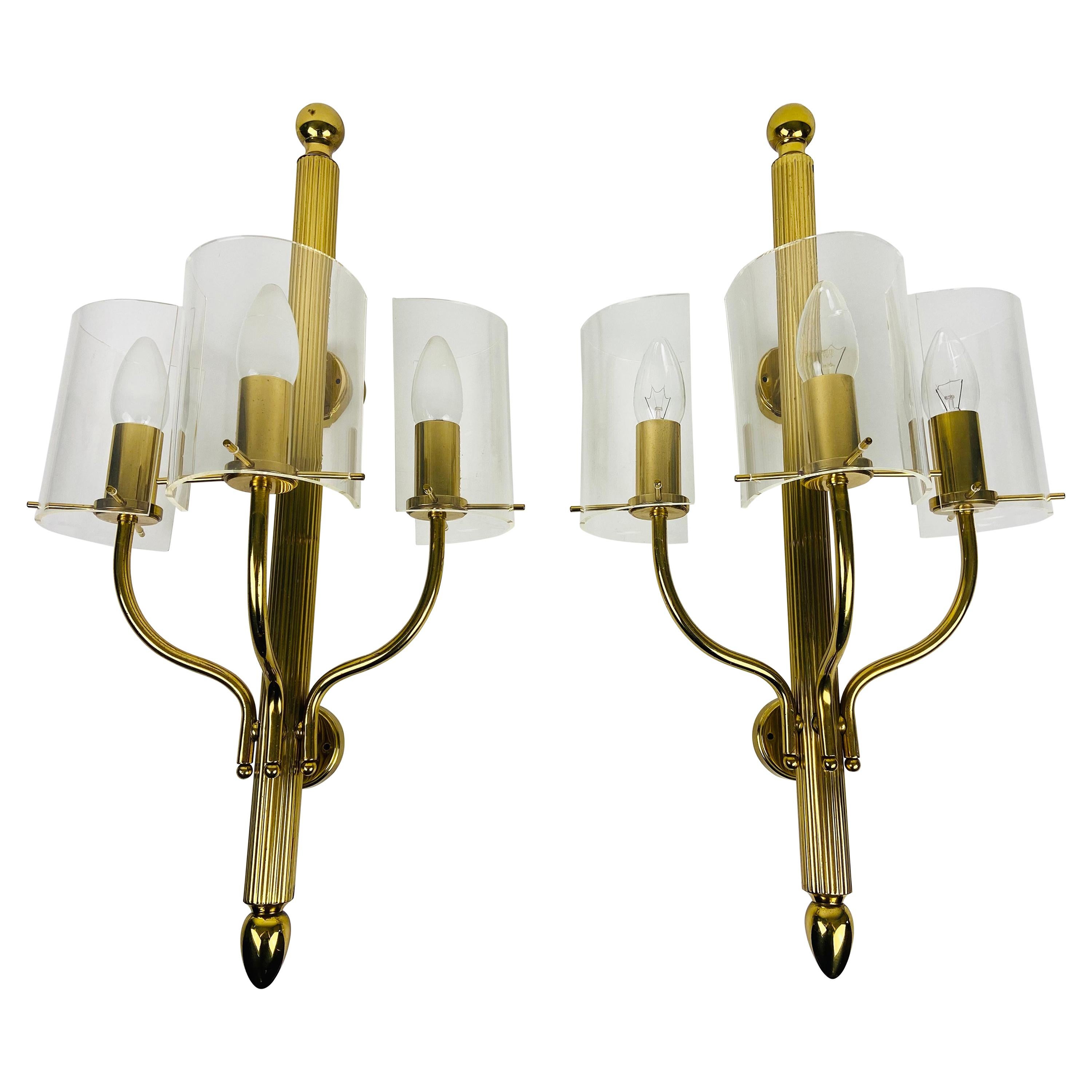 Huge Pair of Mid-Century Modern Brass and Perspex Cinema Wall Lamps, 1950s For Sale