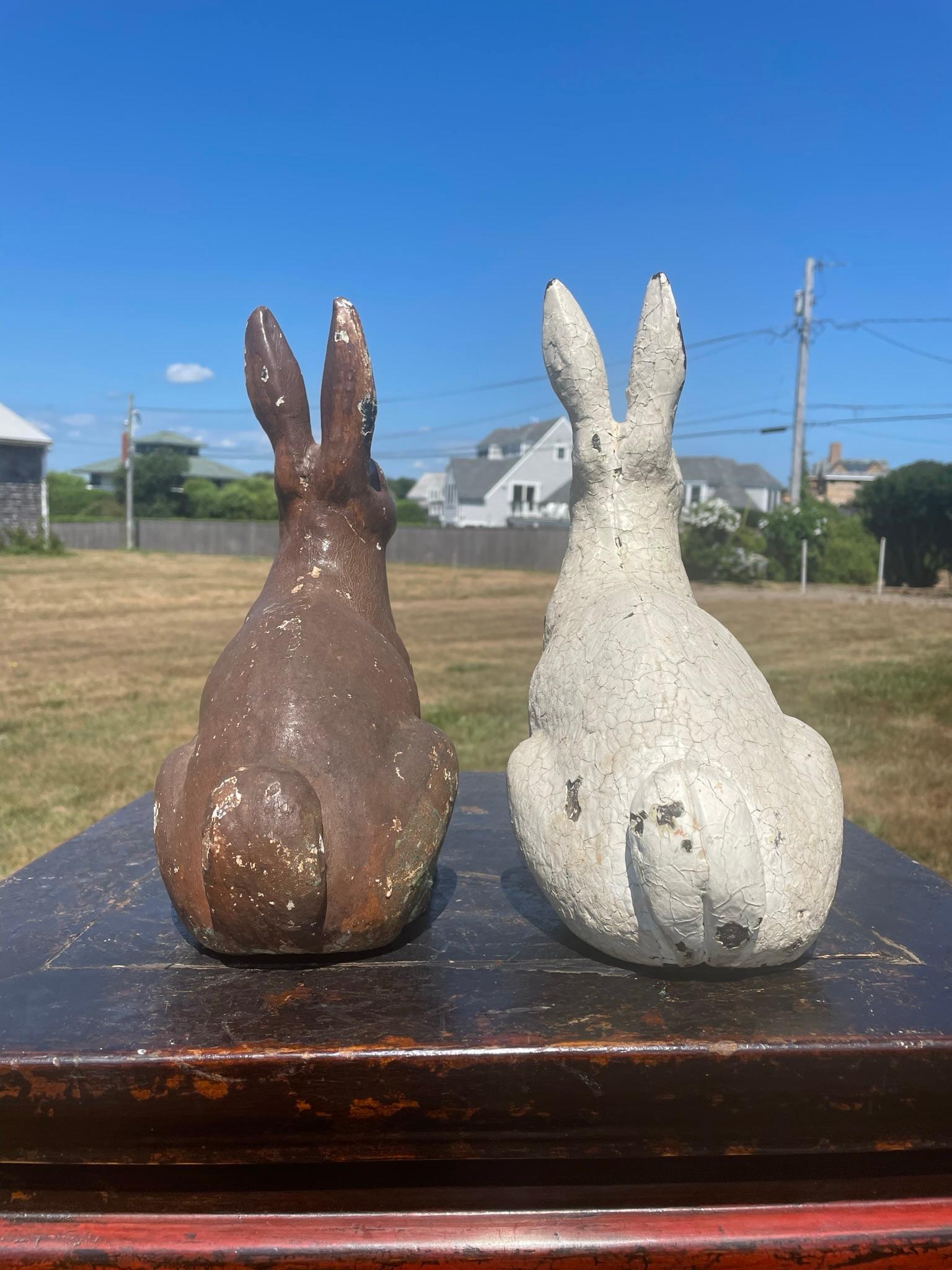 Grande paire de lapins de jardin Usagi vintage en peinture ancienne en vente 3