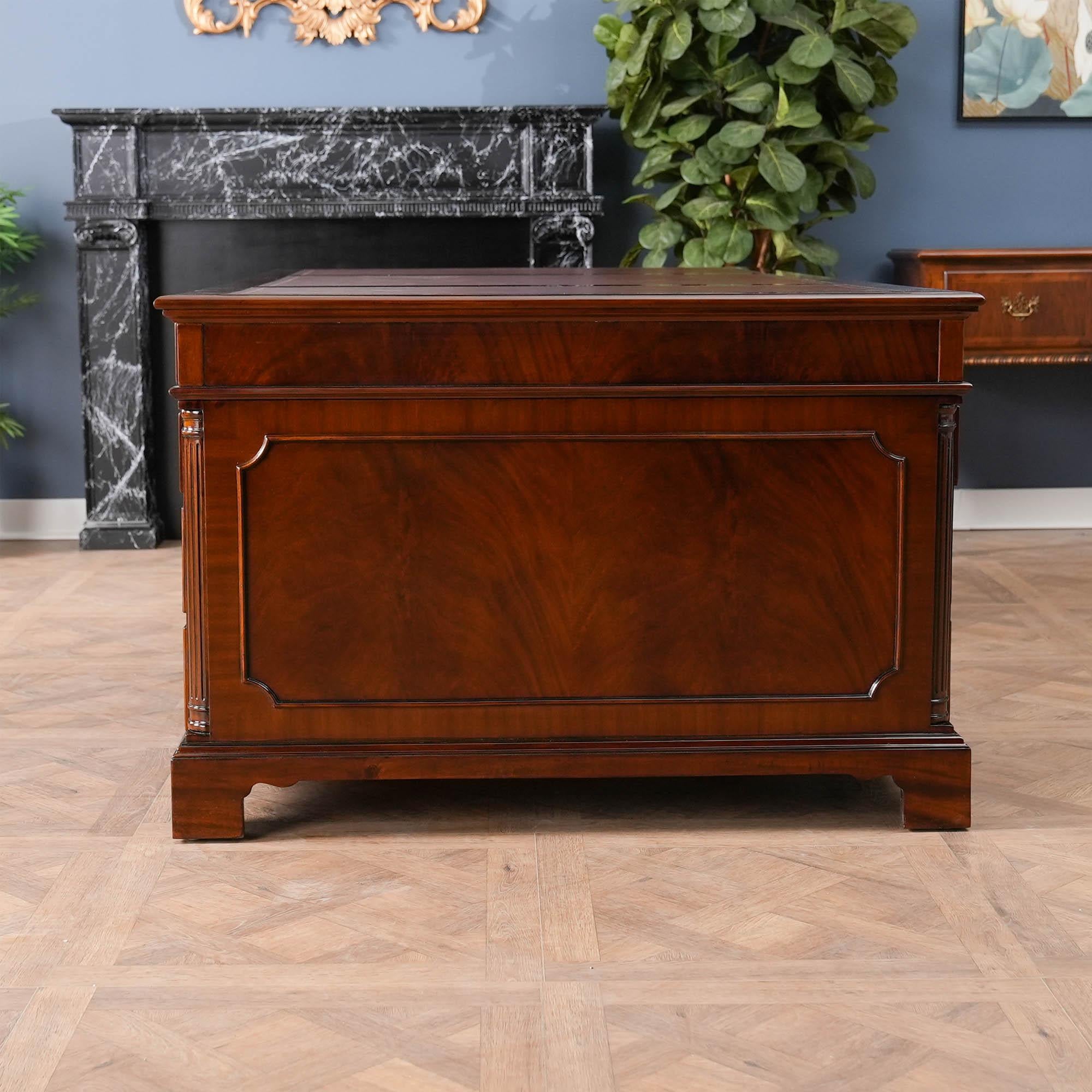 XXIe siècle et contemporain Immense bureau des partenaires en vente