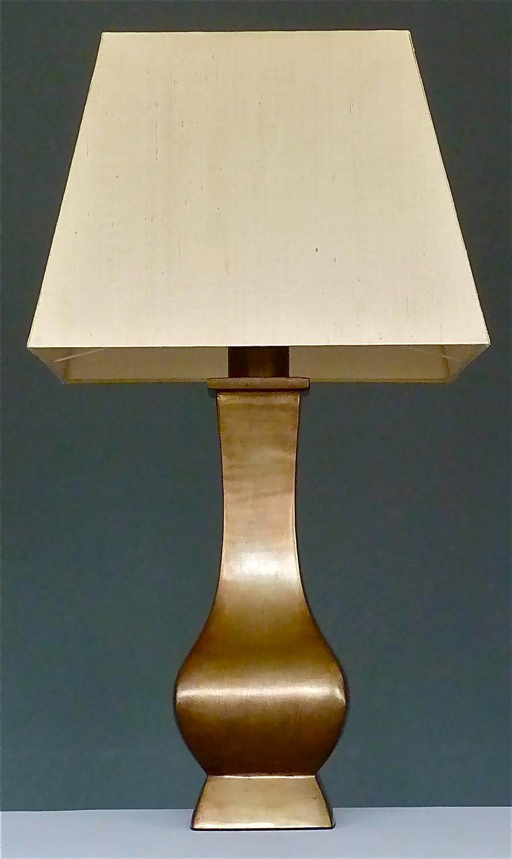 Français Grande lampe de bureau en bronze patiné Pergay Crespi Maison Jansen style France 1970 en vente