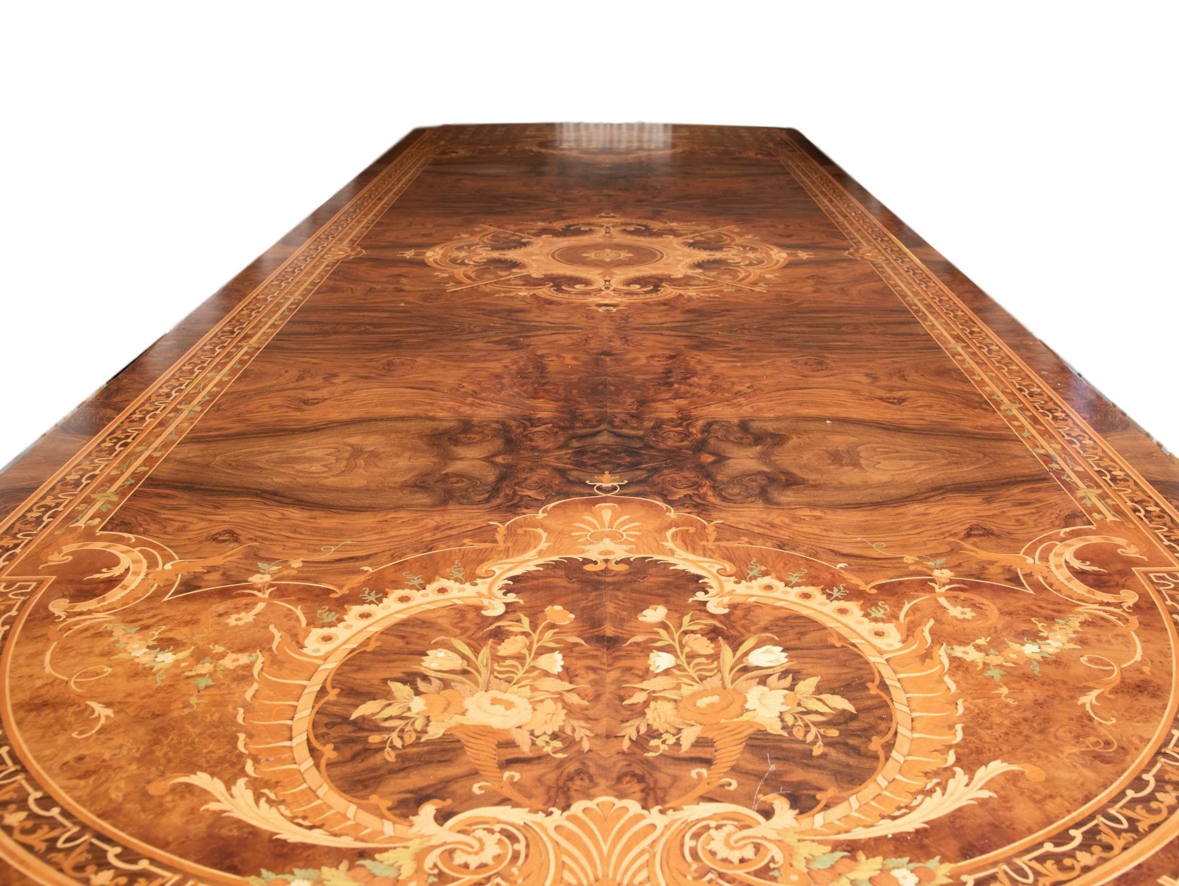 italien Énorme table de salle à manger en bois de bruyère de Perse en vente
