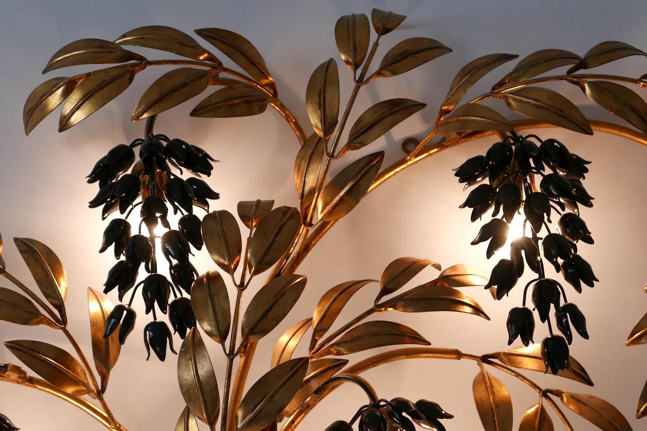 Enorme aplique o lámpara de pared de metal dorado Pioggia d'Oro de Hans Kögl, años 70, Alemania Alemán en venta