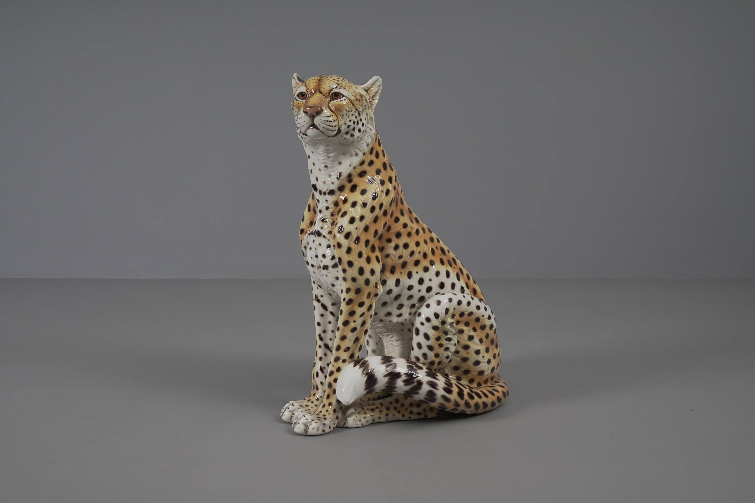Énorme léopard réaliste en céramique d'Italie, années 1960 4