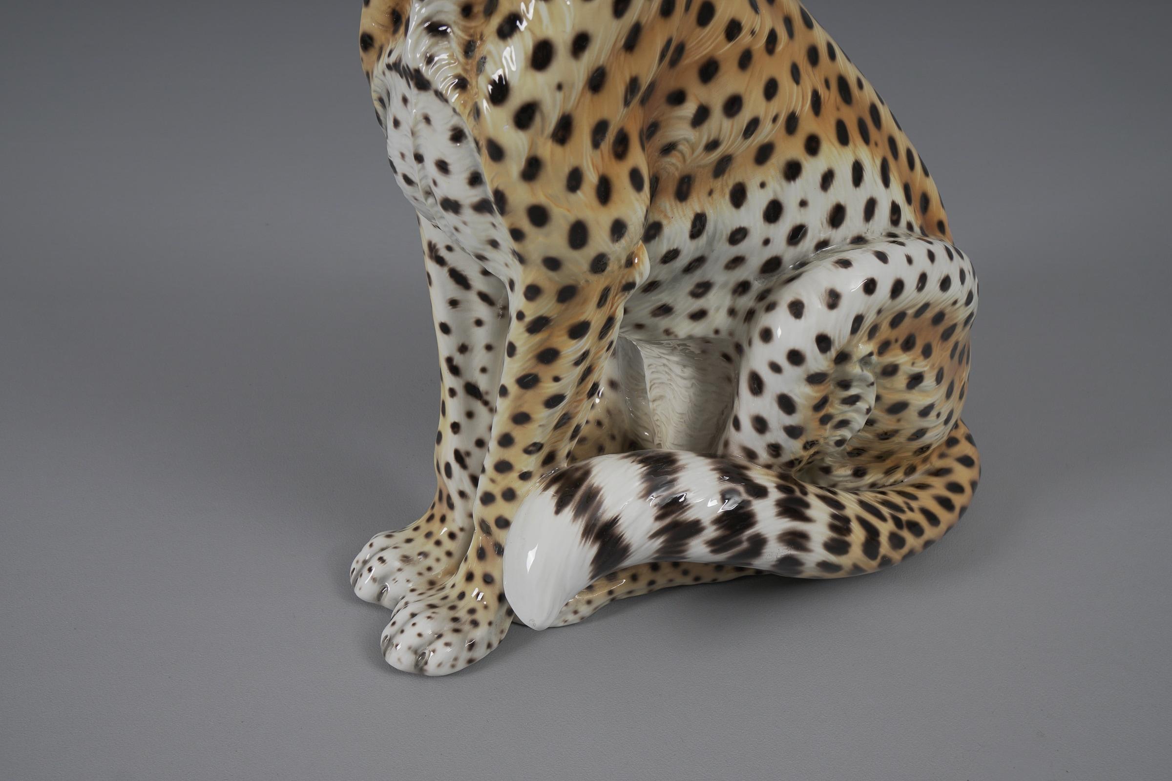 Mid-Century Modern Énorme léopard réaliste en céramique d'Italie, années 1960