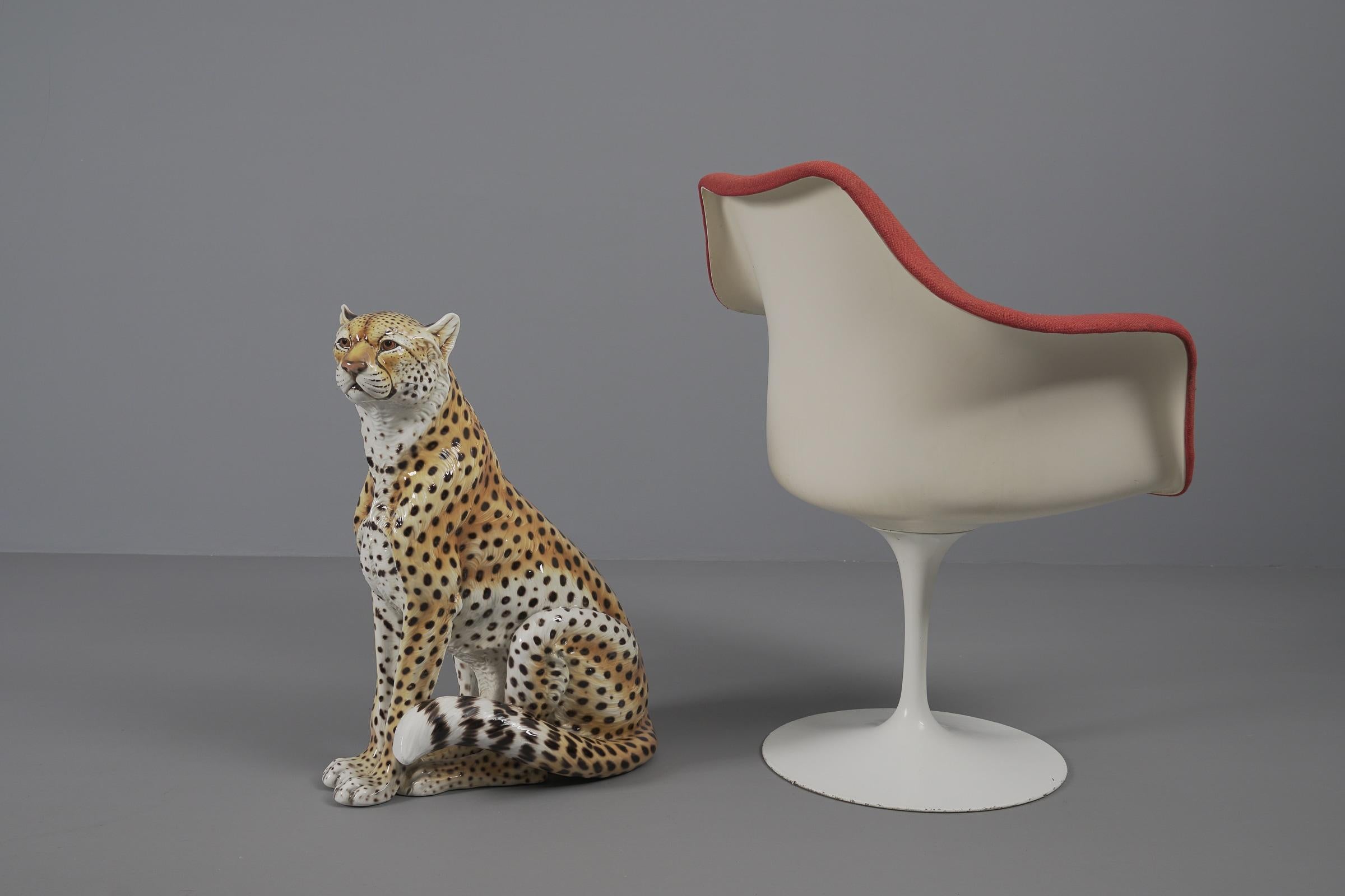 italien Énorme léopard réaliste en céramique d'Italie, années 1960