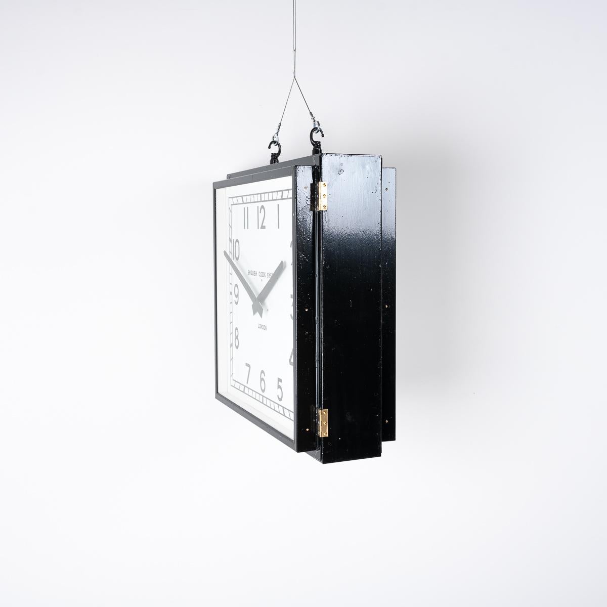 Große doppelseitige quadratische Fabrikuhr aus Altholz von English Clock Systems Ltd im Angebot 11