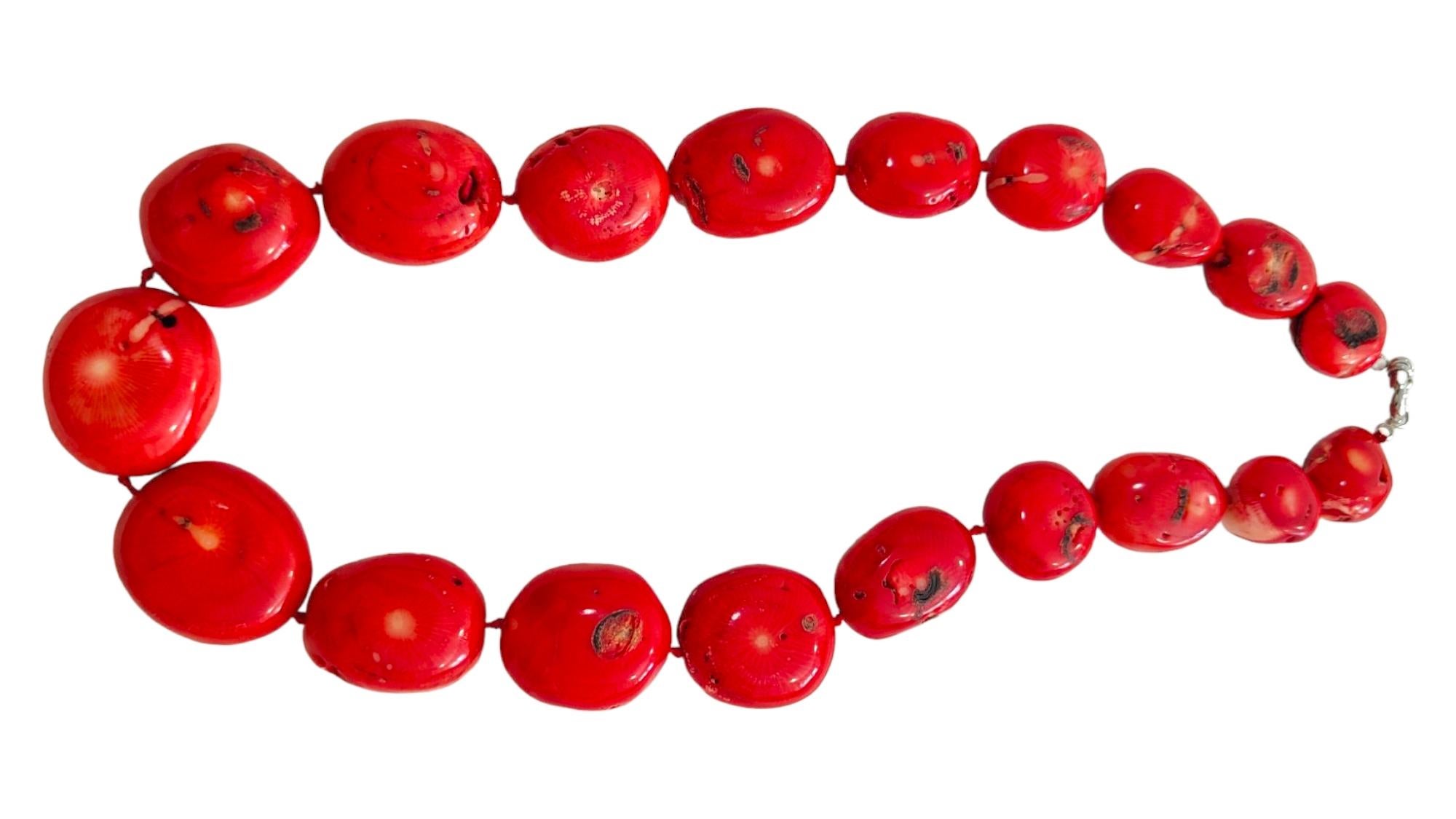 Huge Red Coral Necklace
Huge polished red coral beads complete this fascinating 67cm long necklace. The largest red coral bead is: 35 x 34 mm .436 grams in weight