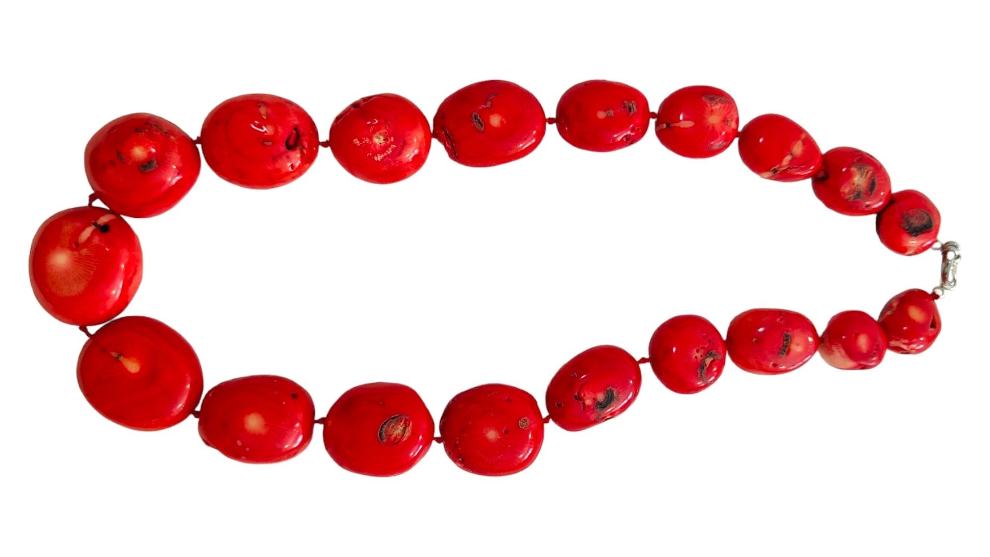 Huge Red Coral Necklace In Excellent Condition For Sale In Madrid, ES