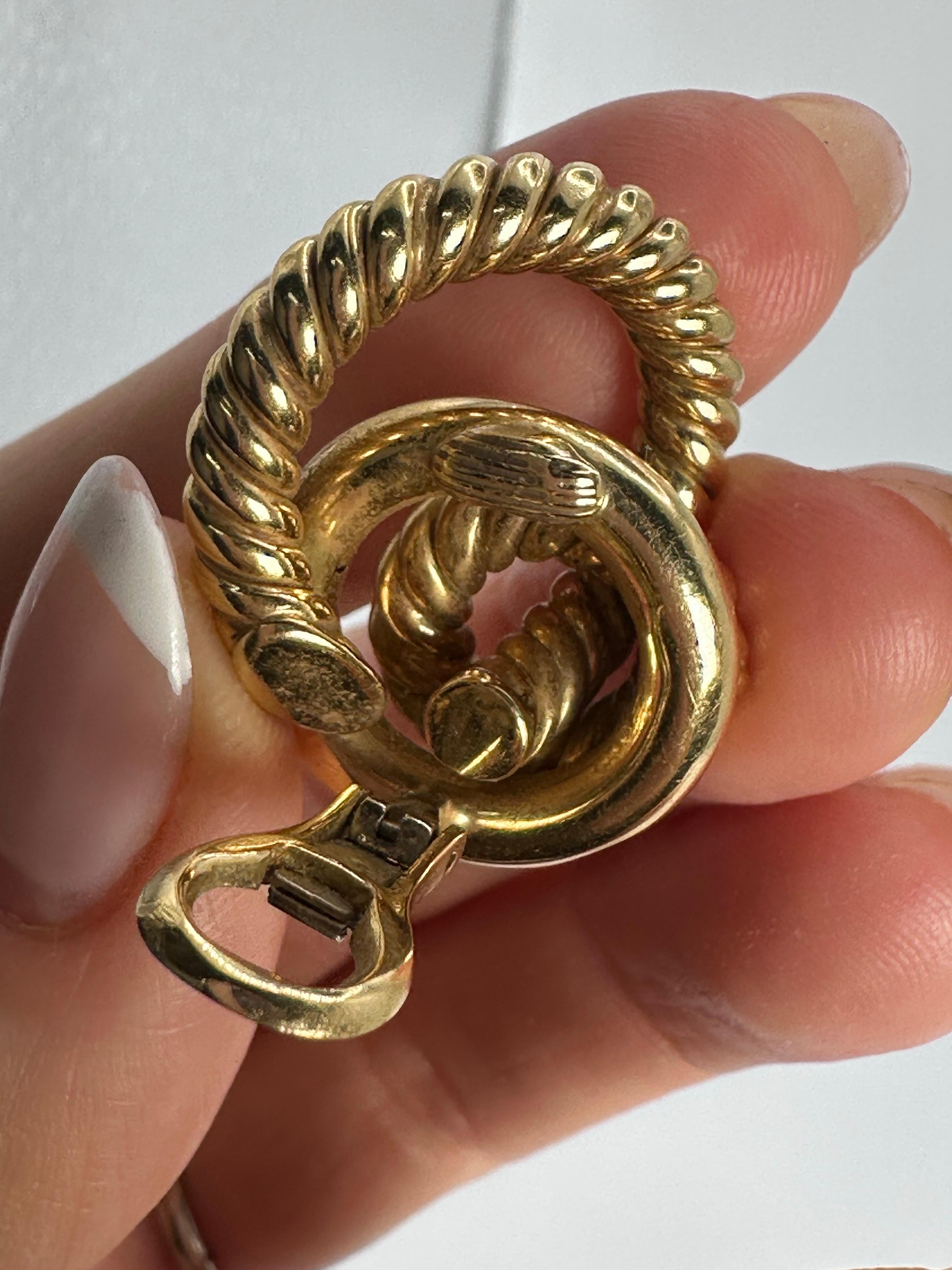 Huge Rope gold earring OMEGA 14KT gold RARE clip on In Excellent Condition For Sale In Jupiter, FL