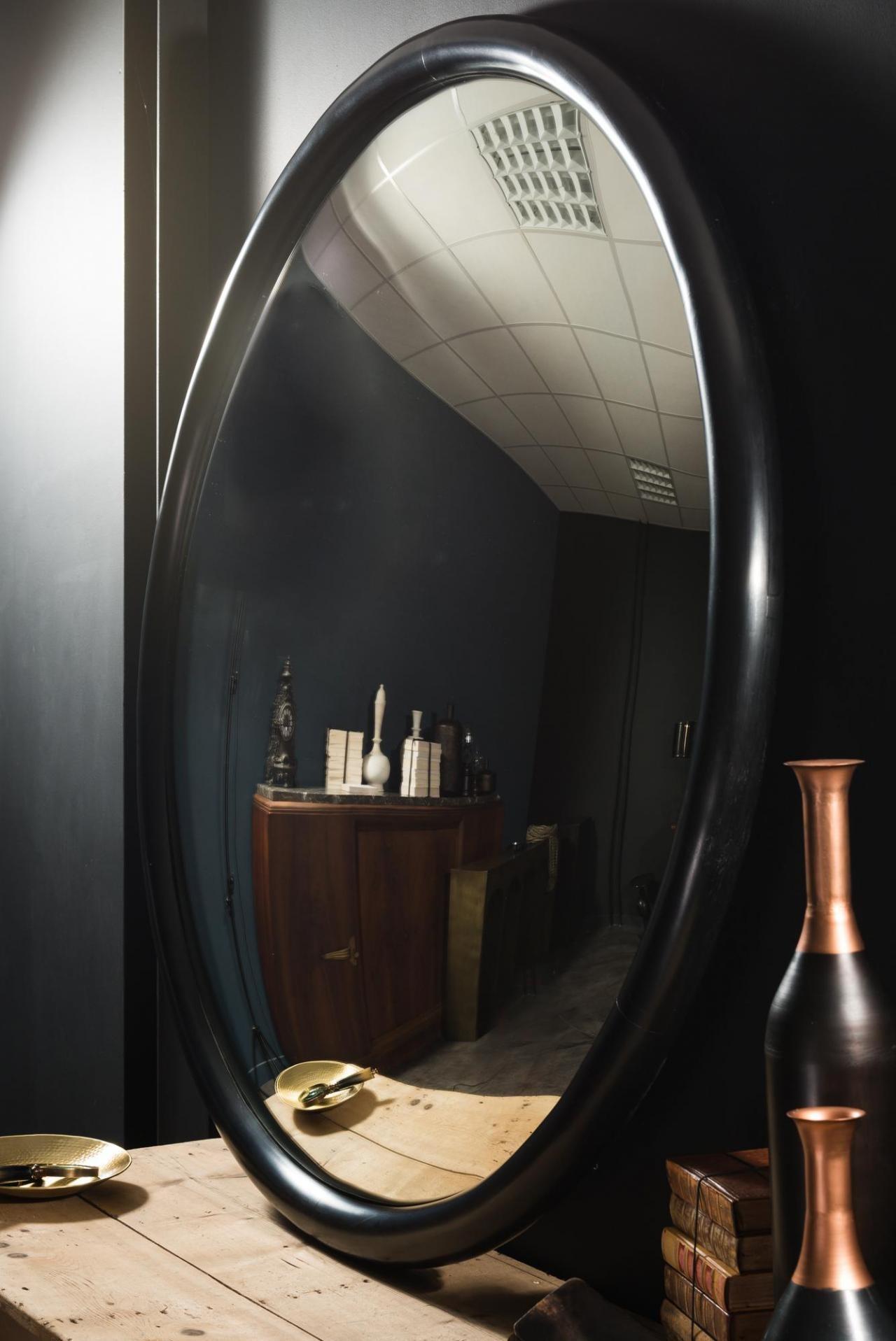 Großer runder konvexer Spiegel mit schwarzer Holzumrandung im Zustand „Neu“ im Angebot in Tourcoing, FR