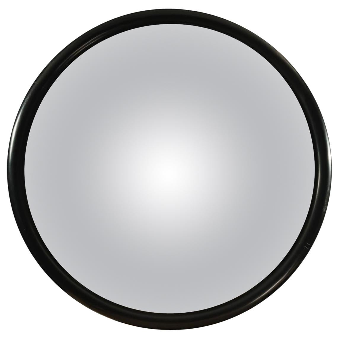 Großer runder konvexer Spiegel mit schwarzer Holzumrandung im Angebot