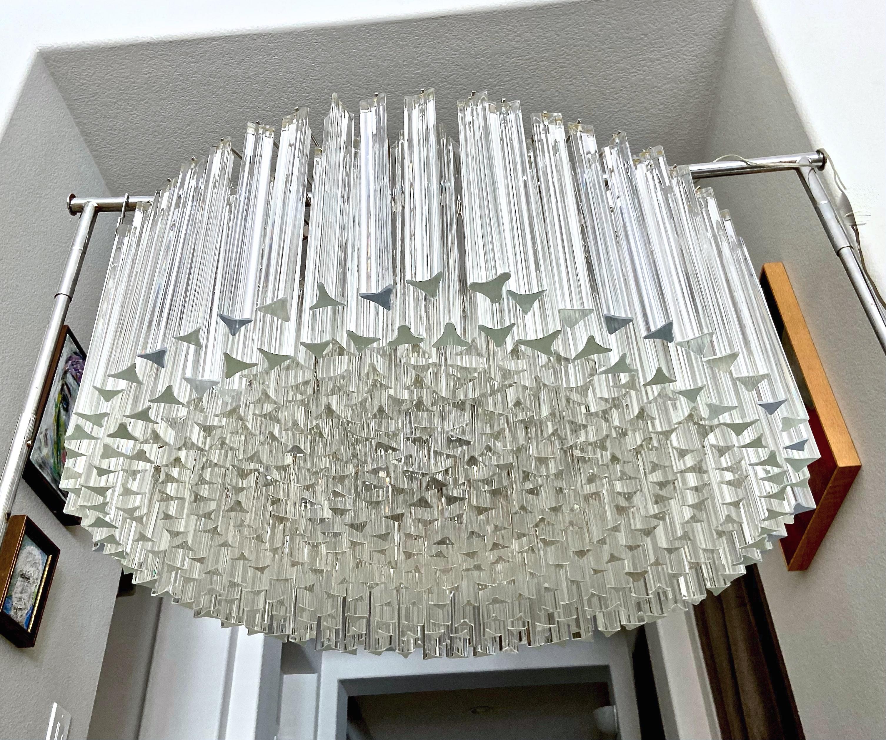 Huge Round Venini Murano Triedi Glass Prism Chandelier In Good Condition In Palm Springs, CA