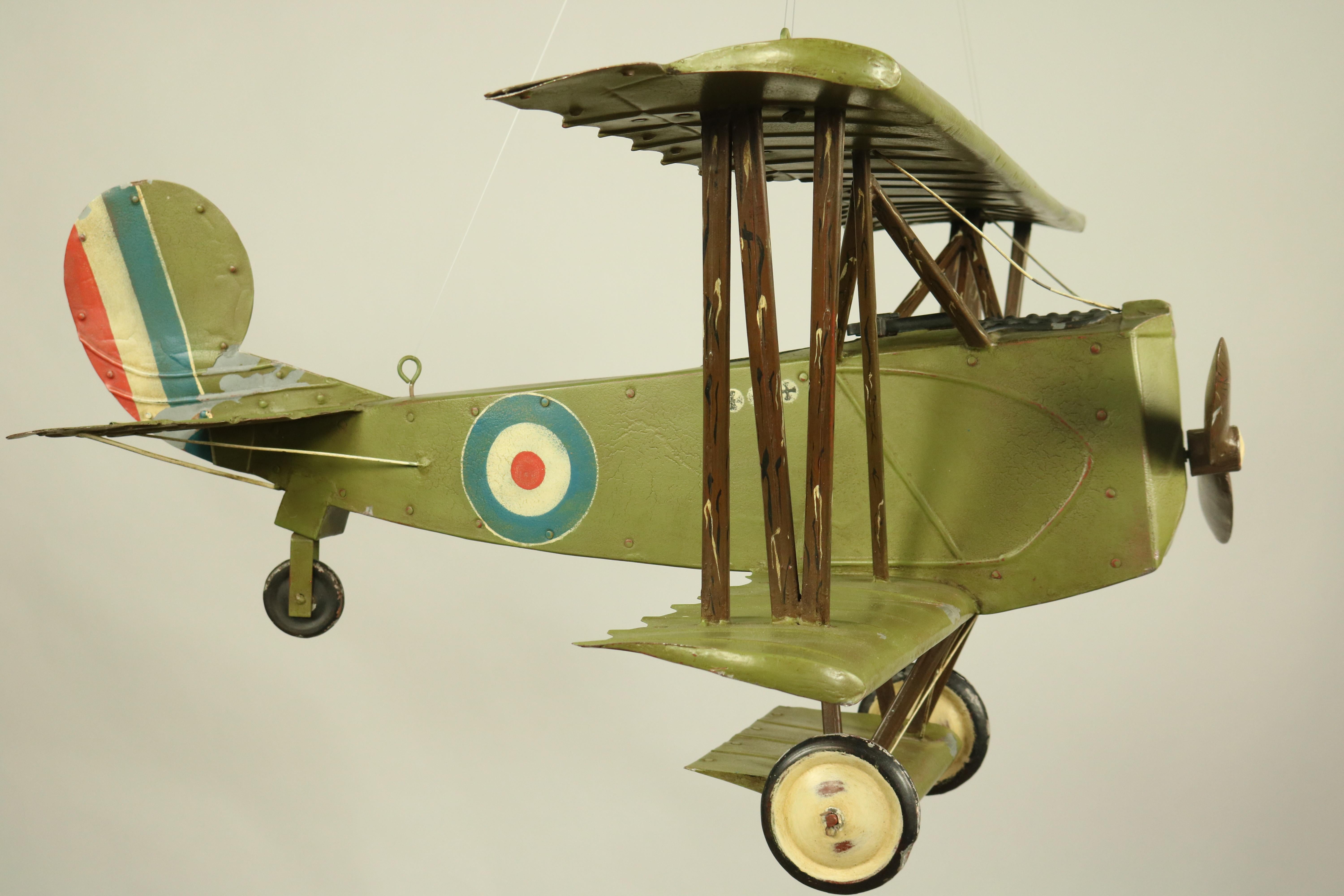Huge Royal Air Force Biplane Tin Model WW 1 Sopwith Snipe Aviation, 1920s In Fair Condition For Sale In Nürnberg, DE