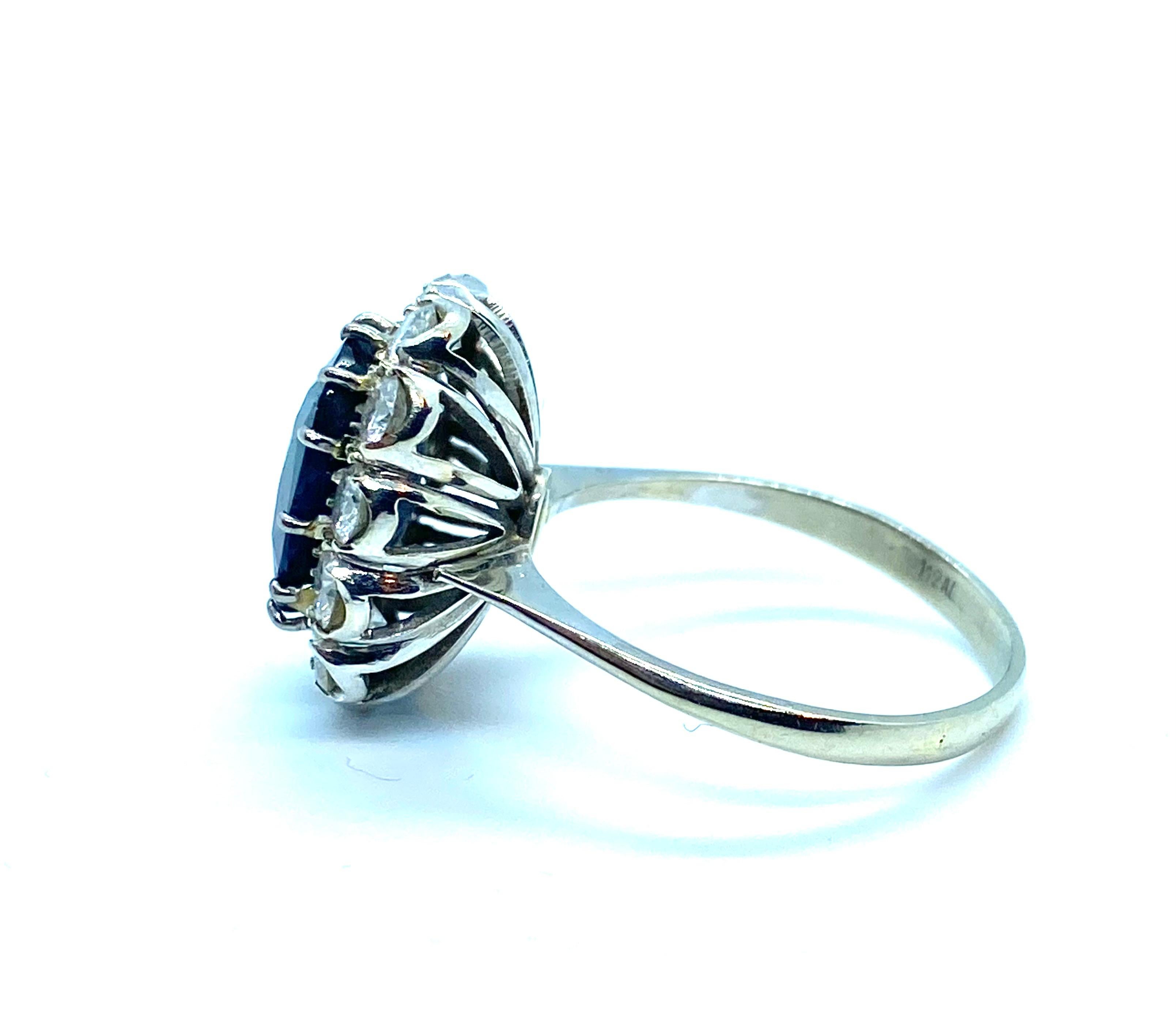 Huge Sapphire and Diamonds Ring In Excellent Condition In Sežana, SI