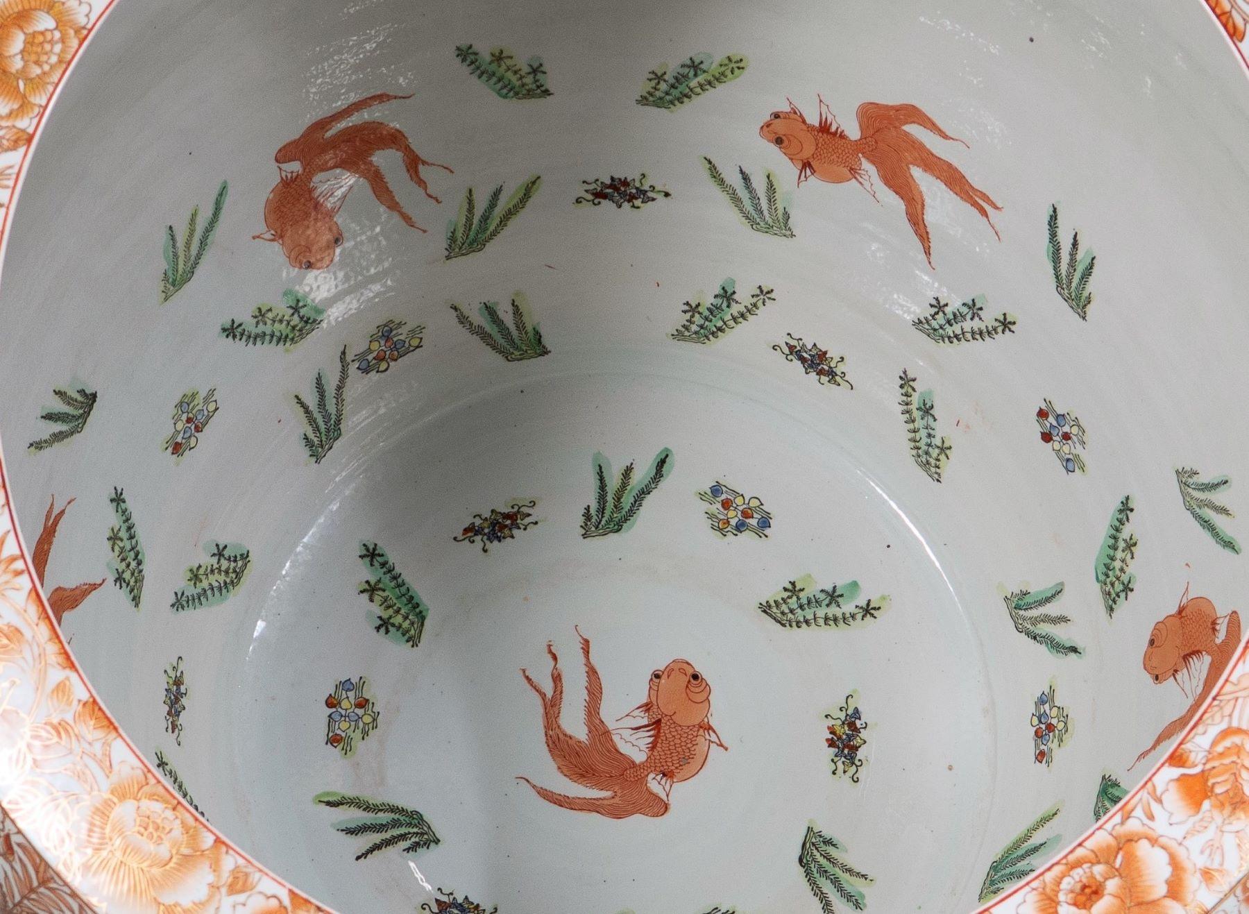 Huge Scale 32″ Decorative Chinese Porcelain Fish Bowl Jardinière Planter For Sale 6