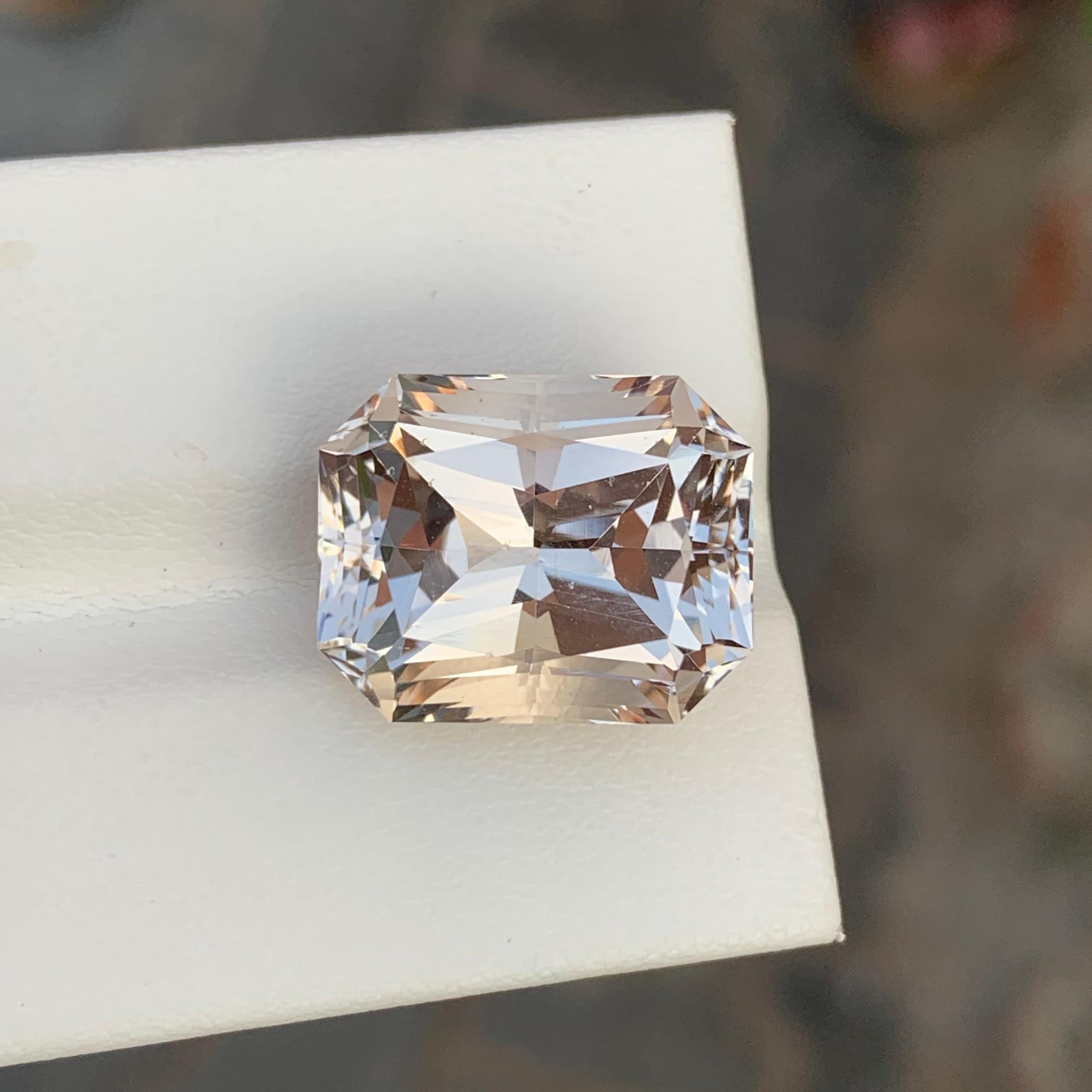 Femenino o masculino Enorme Topacio Dorado Suelto Natural Tallado en Tijera 19,15 Quilates De Skardu, Pakistán en venta