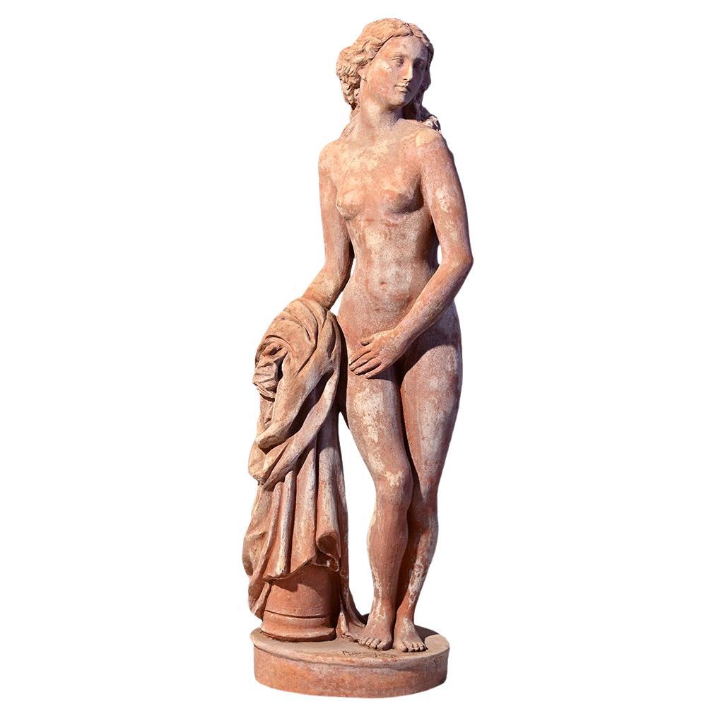 Enorme Escultura de "El Baño de Venus" en Terracota Toscana - 120 cm