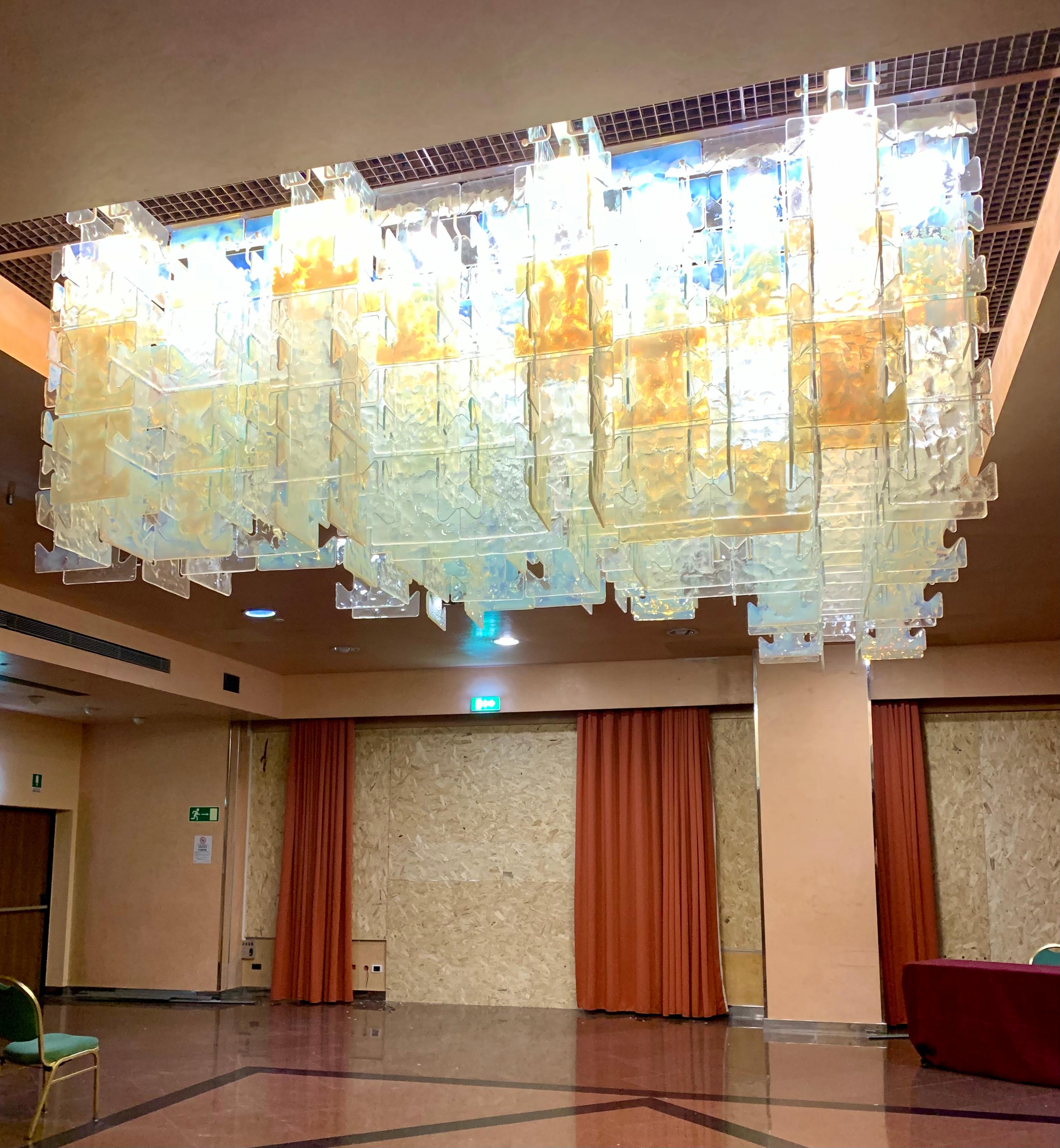 Enorme lampadario componibile in vetro di Murano 