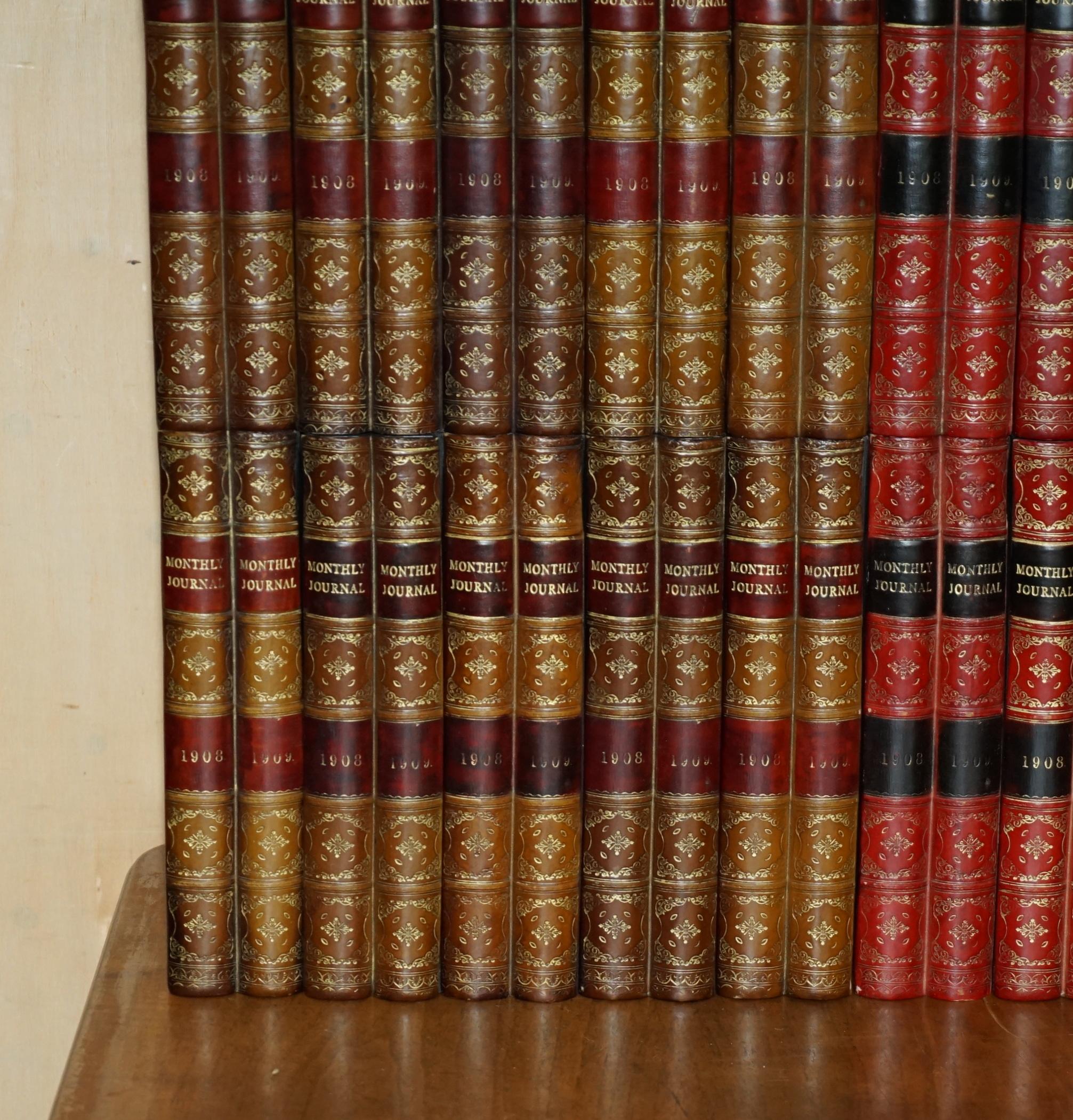 Fatto a mano ENORME SELEZIONE DI 37 SCATOLE PORTAFOGLI IN PELLE A4 D'EPOCA CON FRONTI DI LIBRO IN FAUX in vendita