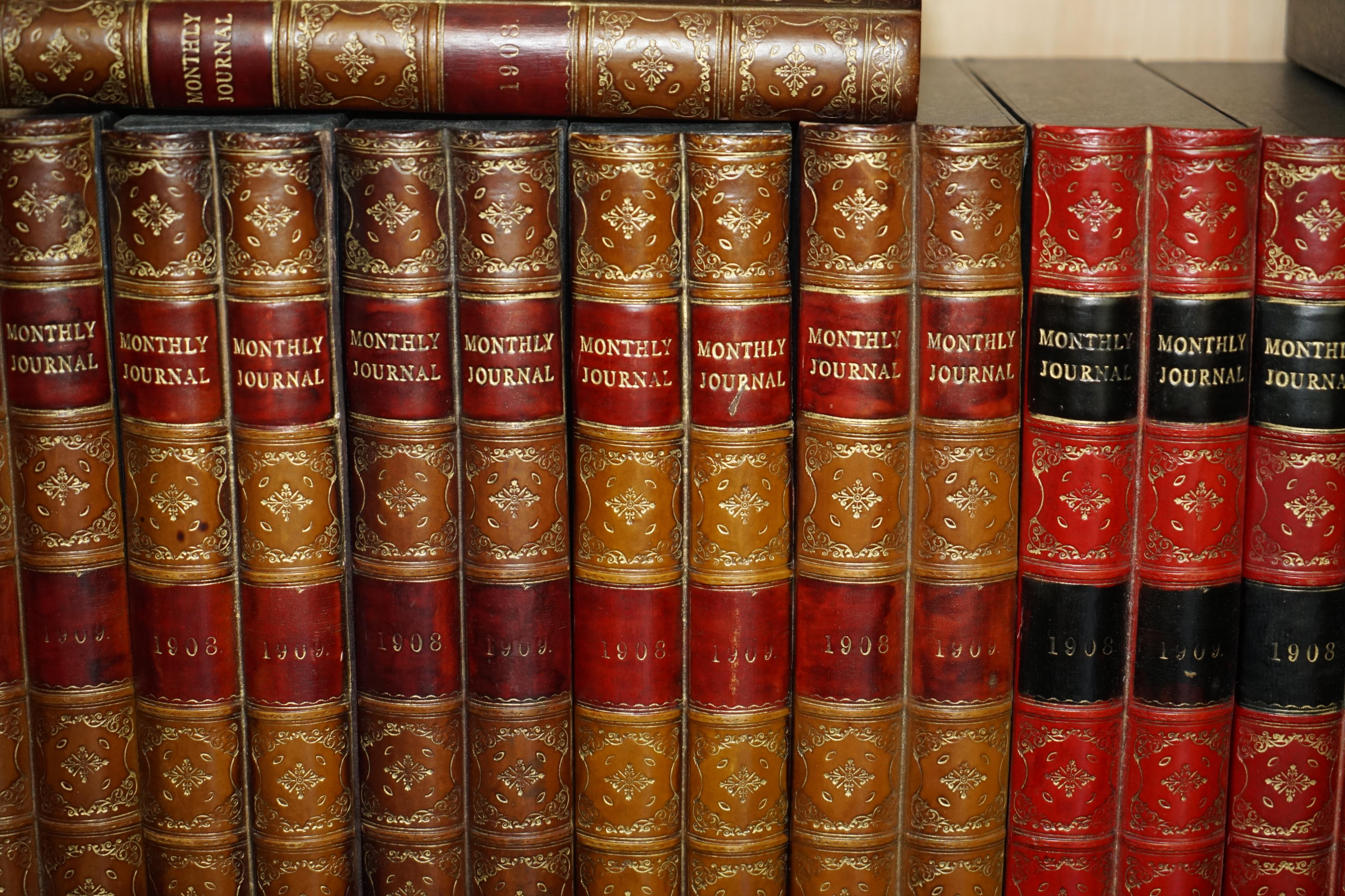 Pelle ENORME SELEZIONE DI 37 SCATOLE PORTAFOGLI IN PELLE A4 D'EPOCA CON FRONTI DI LIBRO IN FAUX in vendita