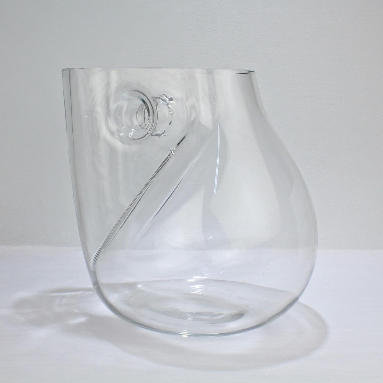 Riesige asymmetrische modernistische Muranoglas-Vase, Barbini signiert (Postmoderne) im Angebot