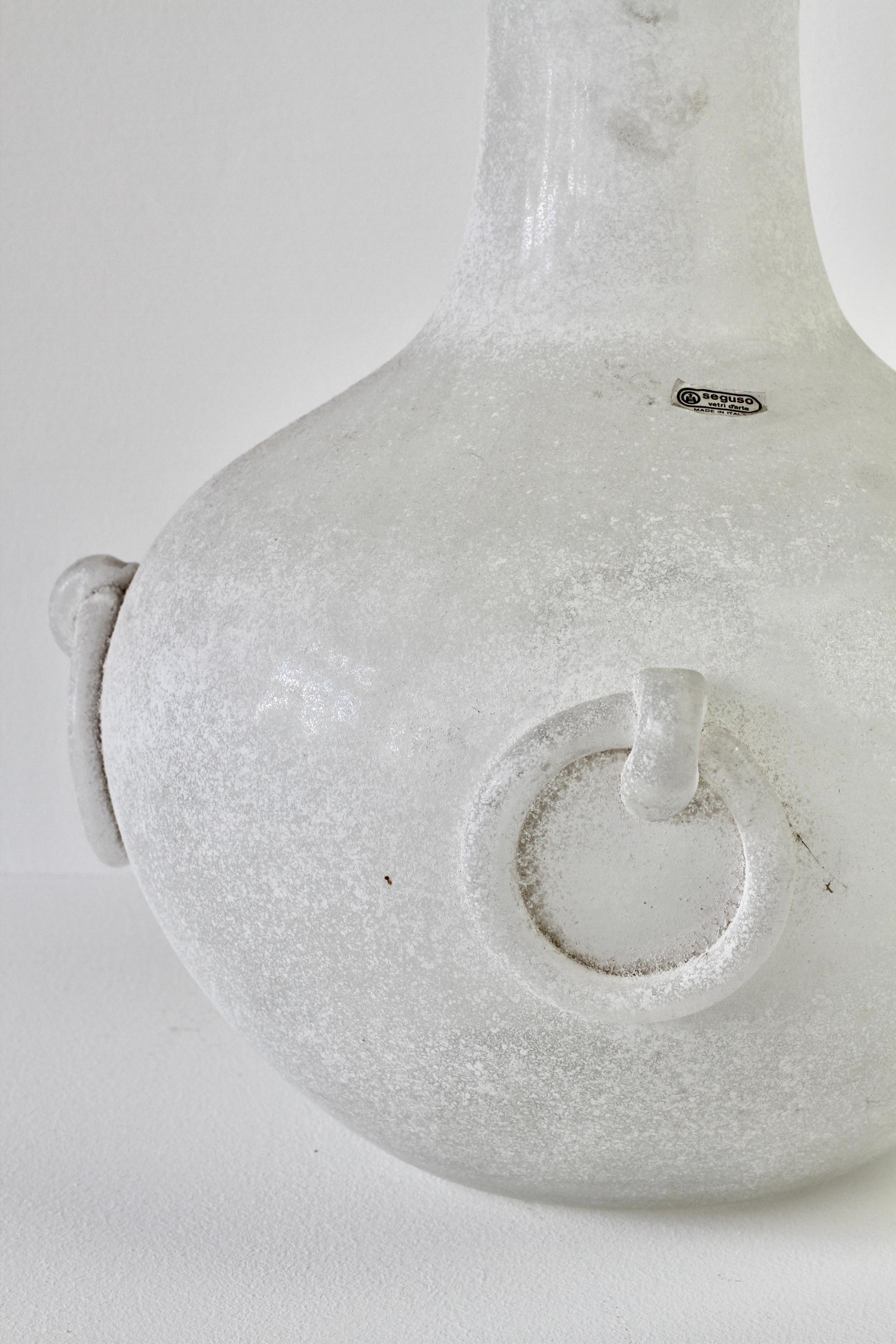 Énorme amphore ou vase en verre de Murano signé Seguso Vetri d'Arte blanc 