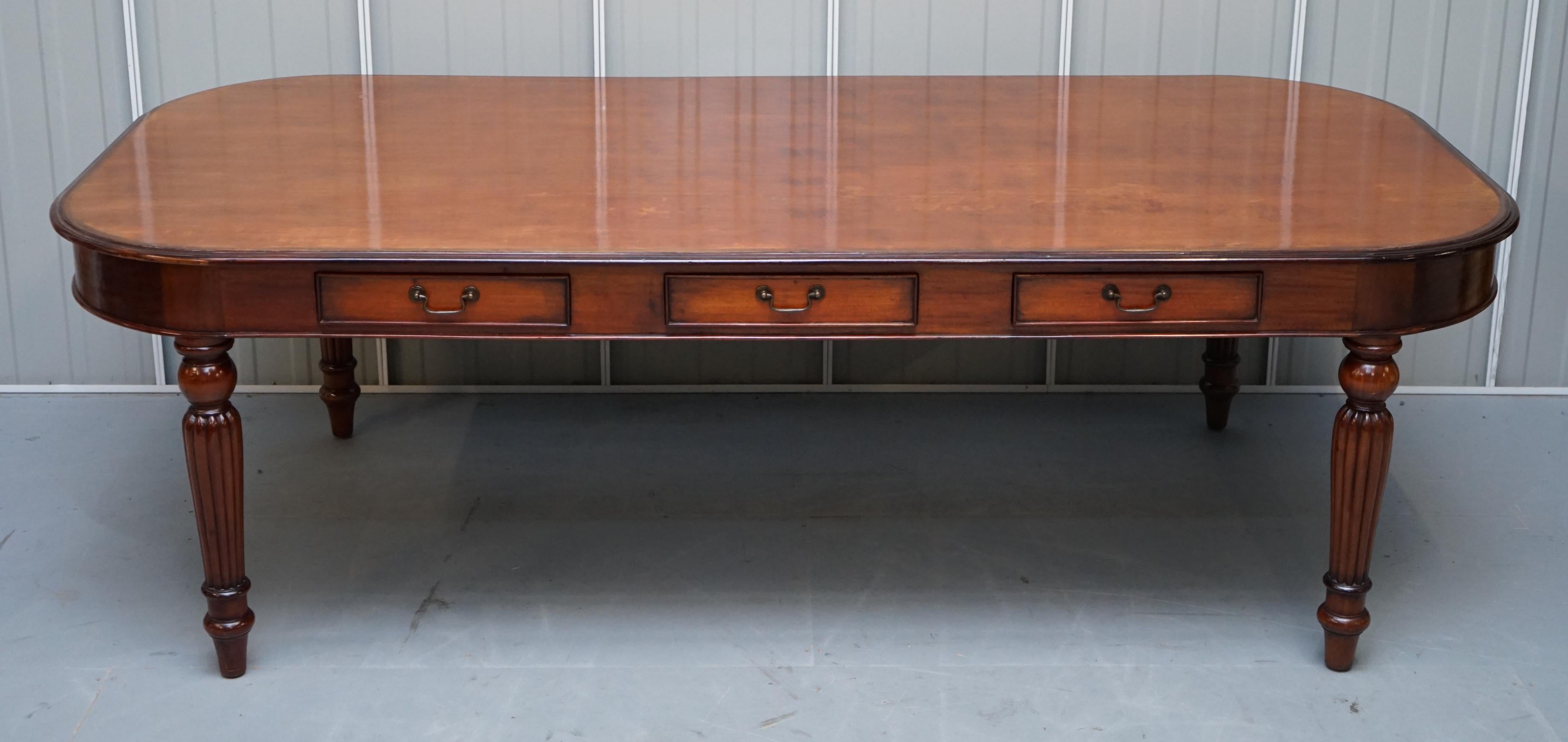 Großer Esstisch mit sechs Schubladen für 10-12 Personen aus Hartholz im Regency-Stil mit abnehmbaren Beinen (Englisch)