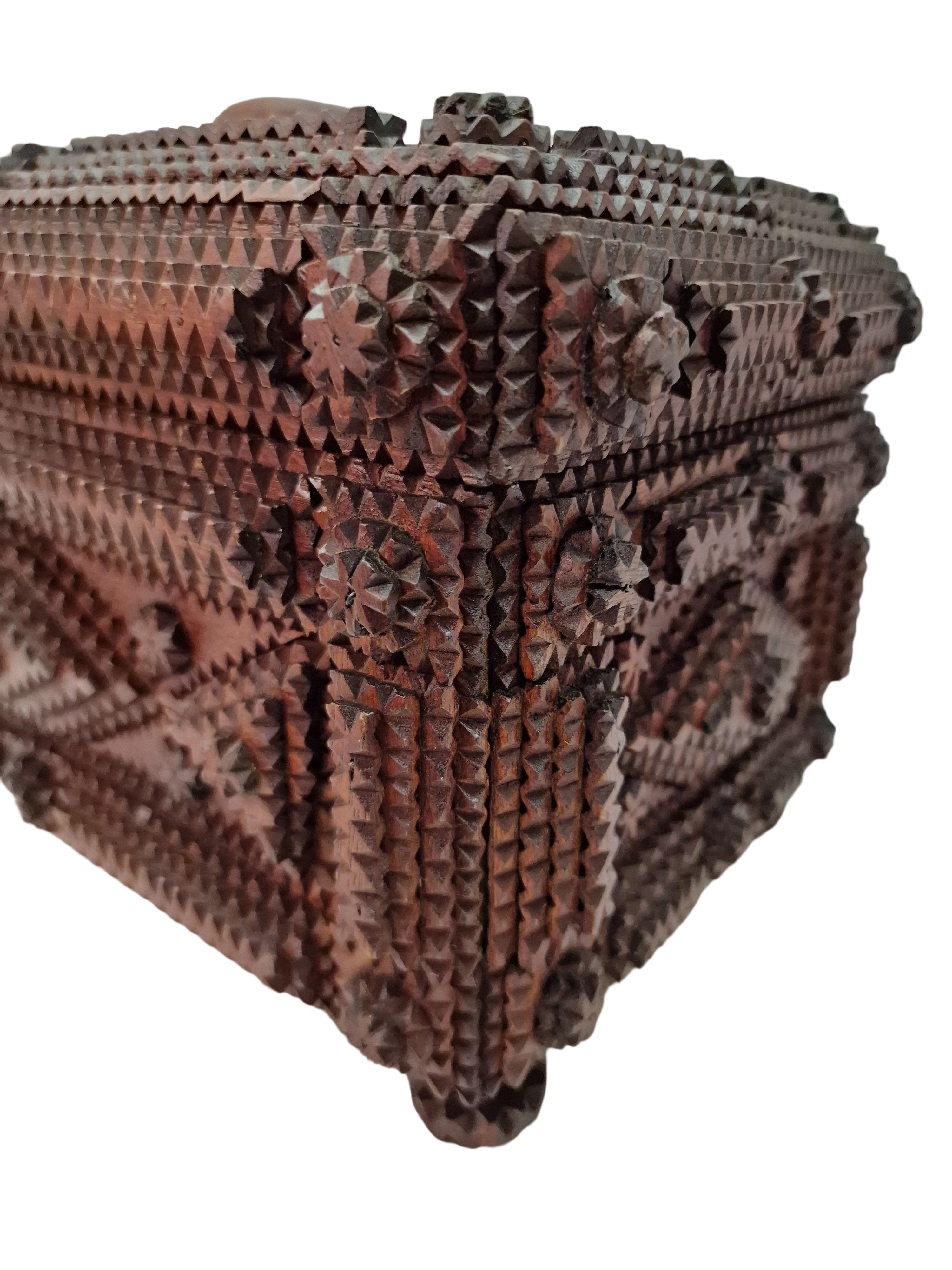 Espectacular caja grande rara de colección, cofre, Tramp Art, arte popular, 1885, Austria en Bueno estado para la venta en Wien, AT
