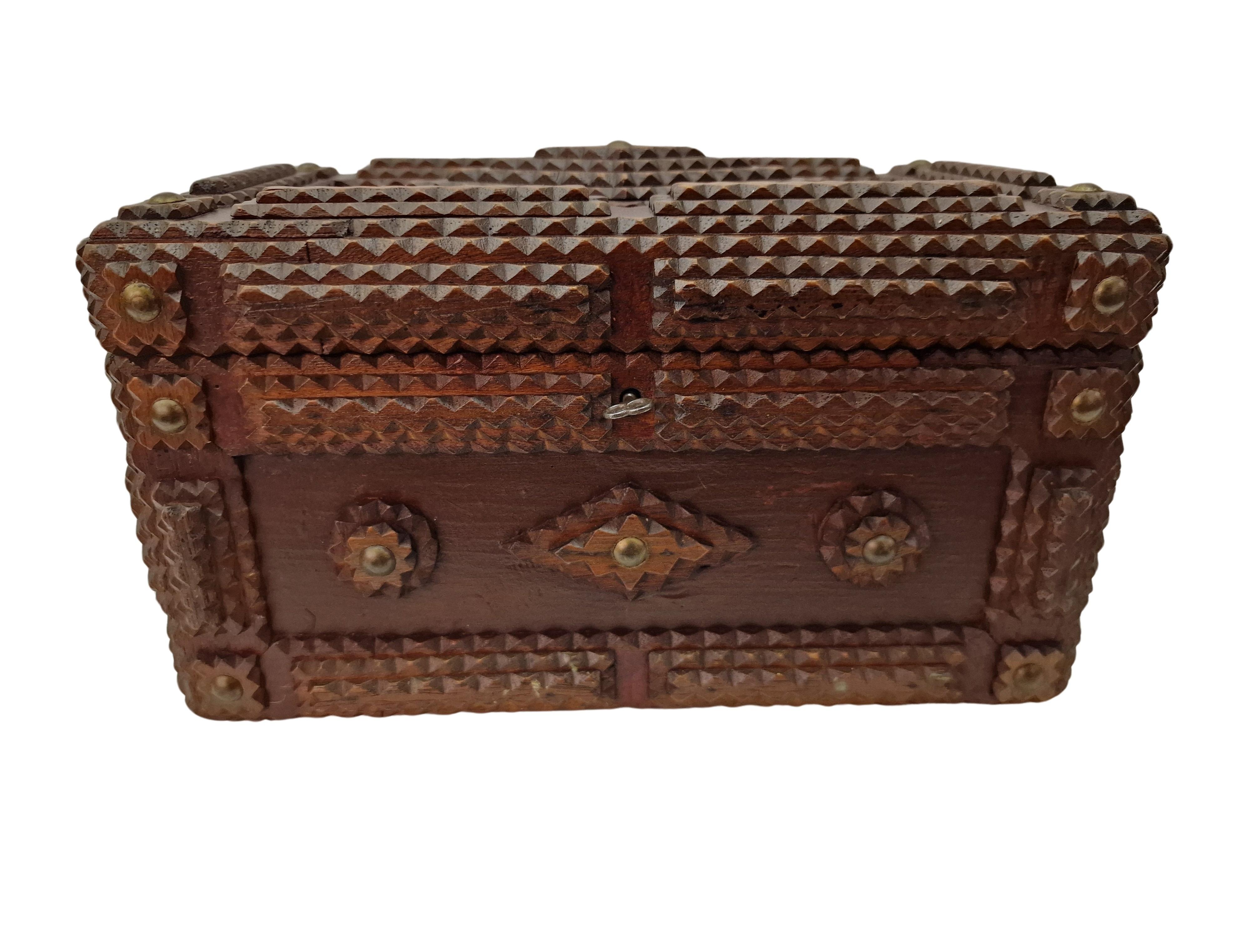 Espectacular caja grande rara de colección, cofre, Tramp Art, arte popular, 1890, Austria en venta 2