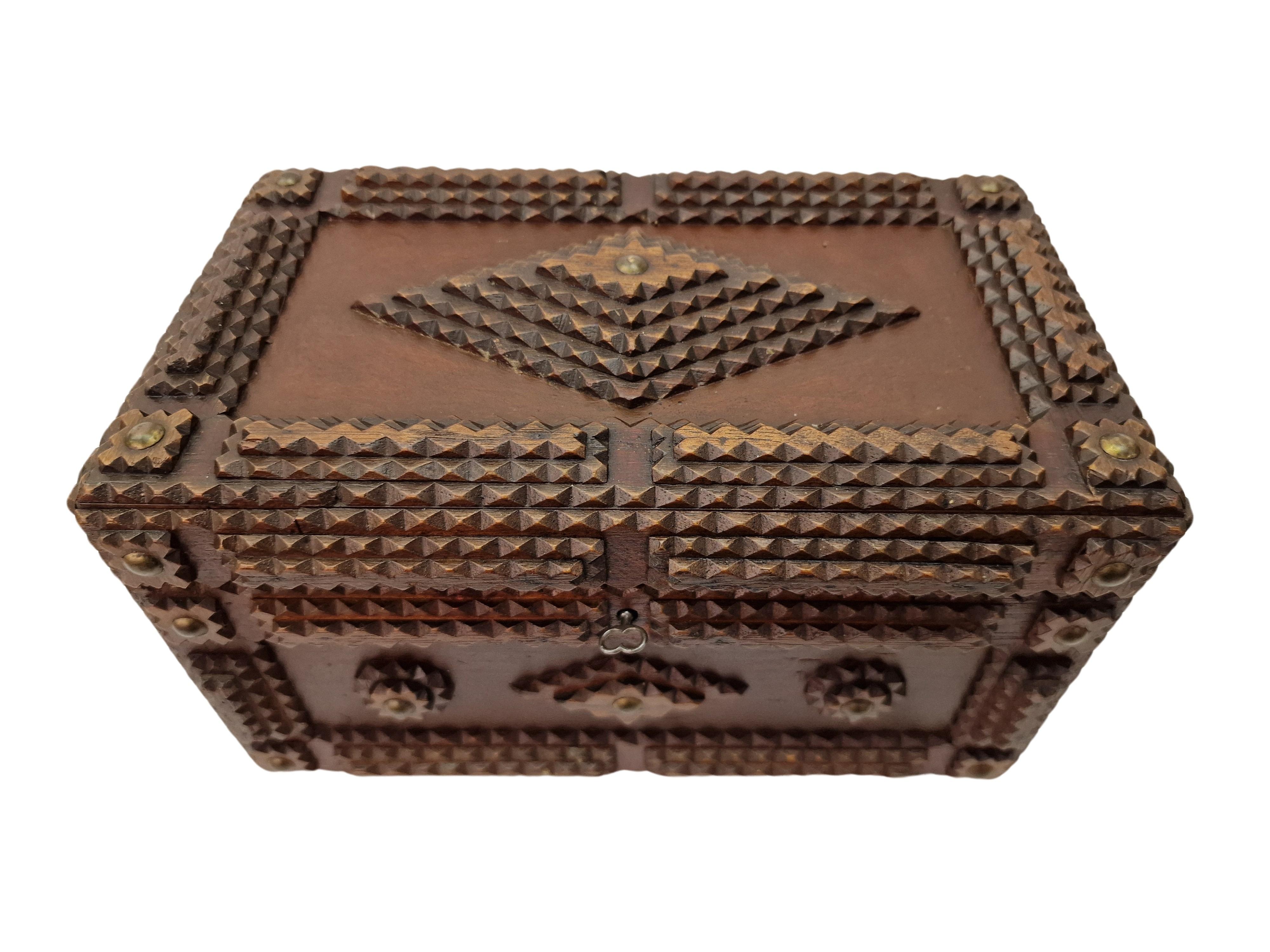 Espectacular caja grande rara de colección, cofre, Tramp Art, arte popular, 1890, Austria en venta 3