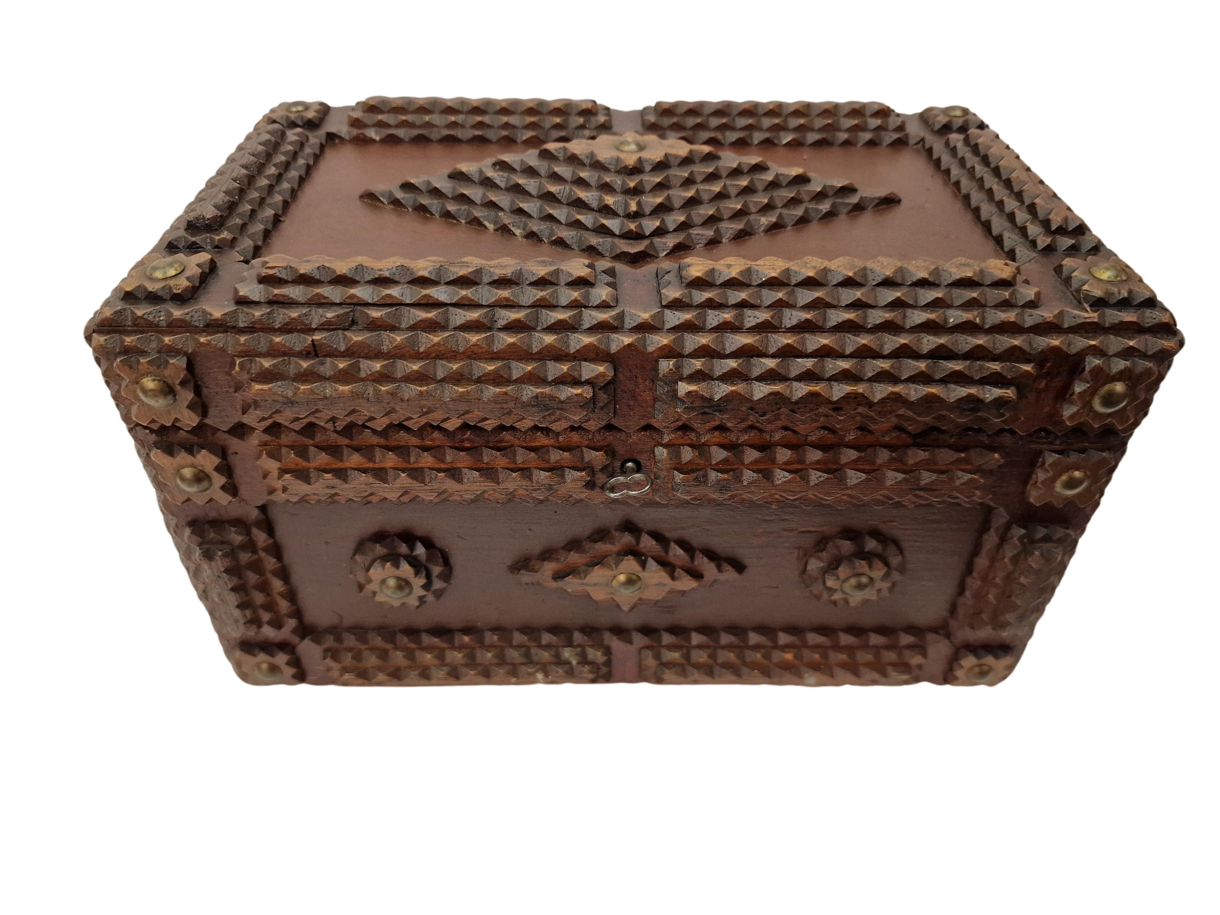 Espectacular caja grande rara de colección, cofre, Tramp Art, arte popular, 1890, Austria en venta 1