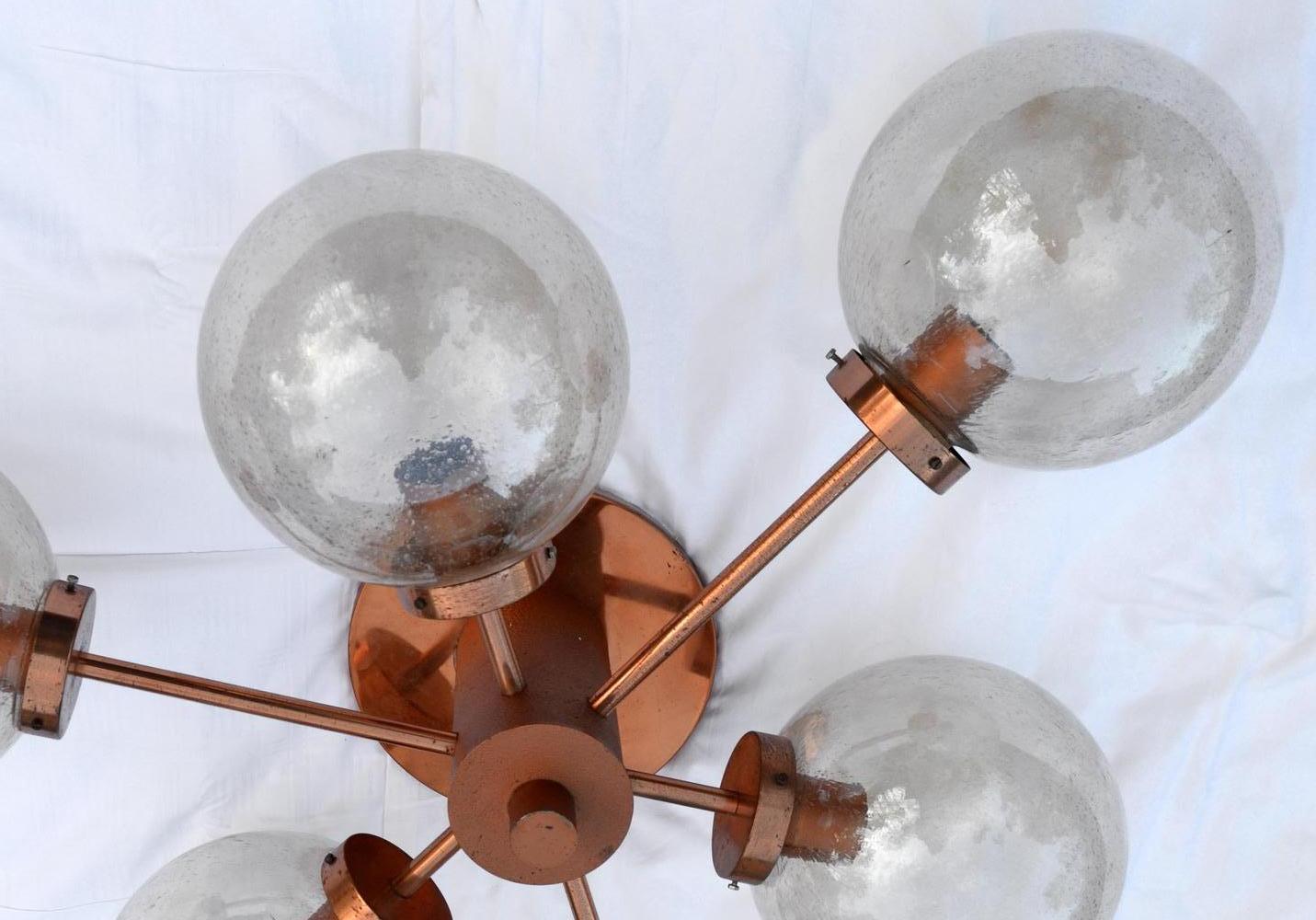 Allemand Grand lustre encastré Spoutnik avec globes en verre bullé Allemagne, années 1960 en vente