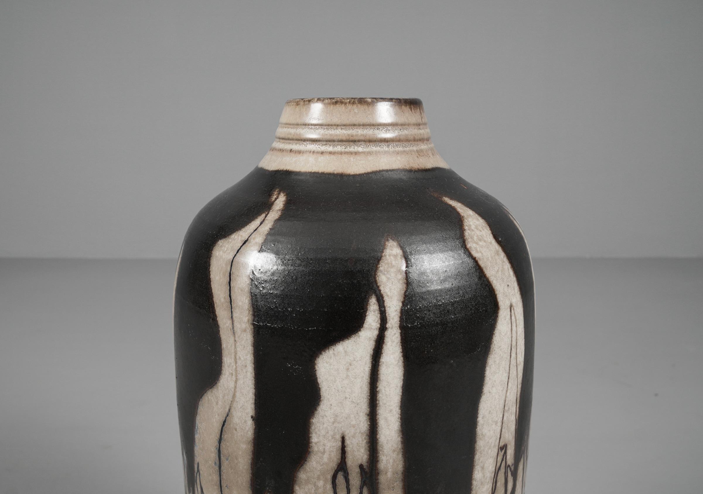 Milieu du XXe siècle Énorme vase de sol en céramique Studio Ceramics de Wilhelm & Ellis Kuch, années 1960, Allemagne en vente