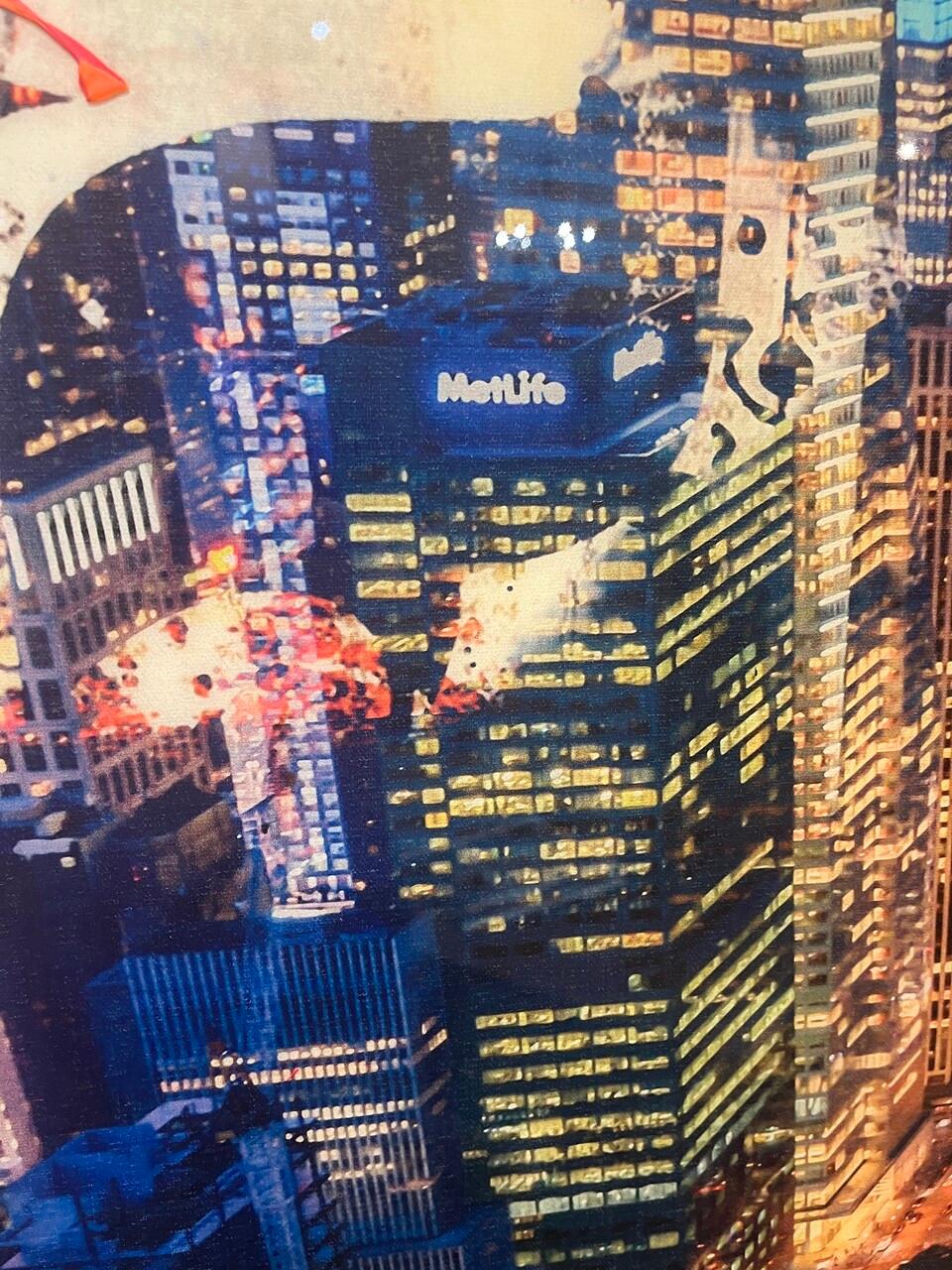 Huge Superman Mixed Media auf Leinwand von DeVon im Zustand „Hervorragend“ im Angebot in Houston, TX