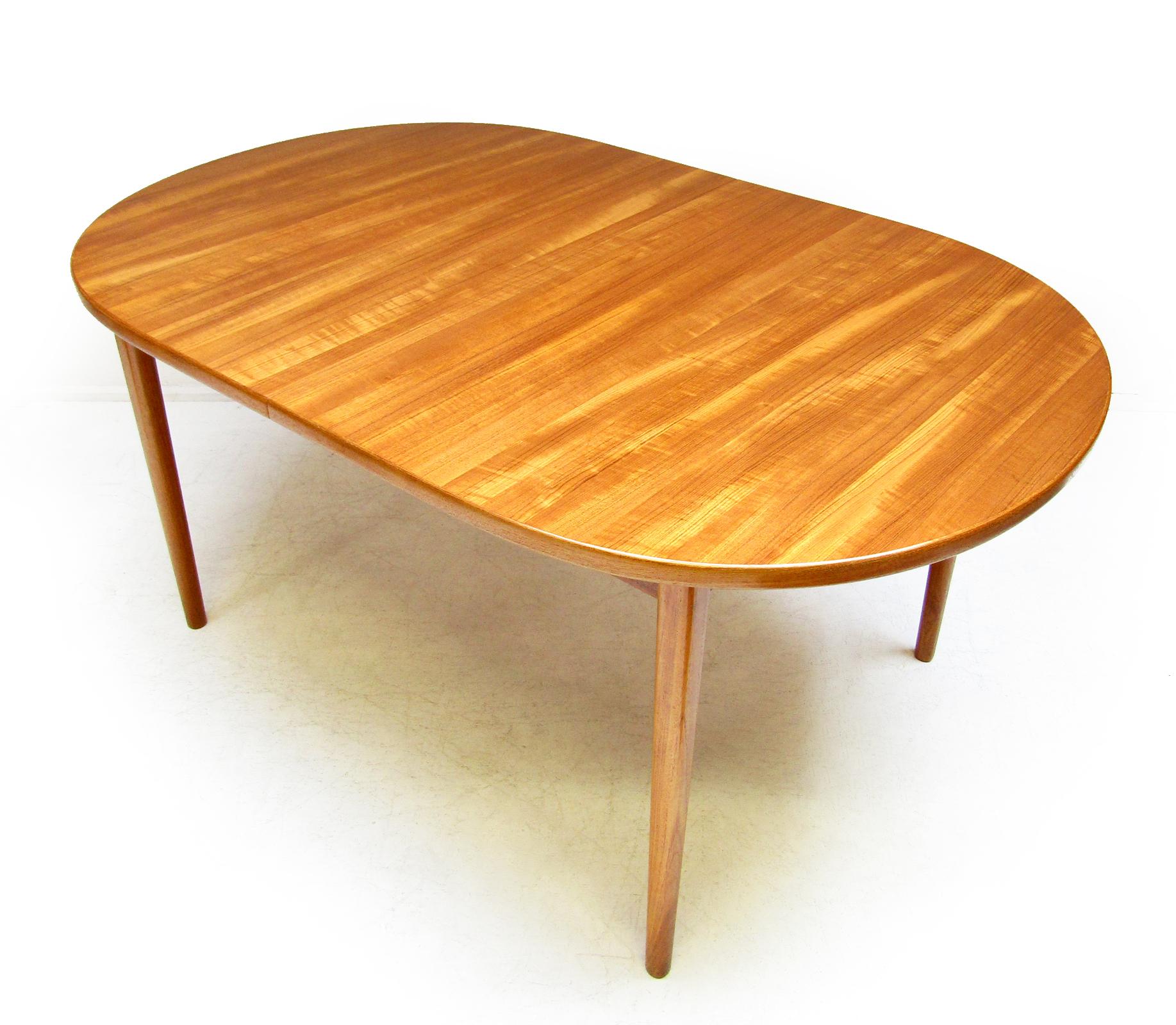 Huge Swedish Banqueting Table by Nils Jonsson for Troeds 4