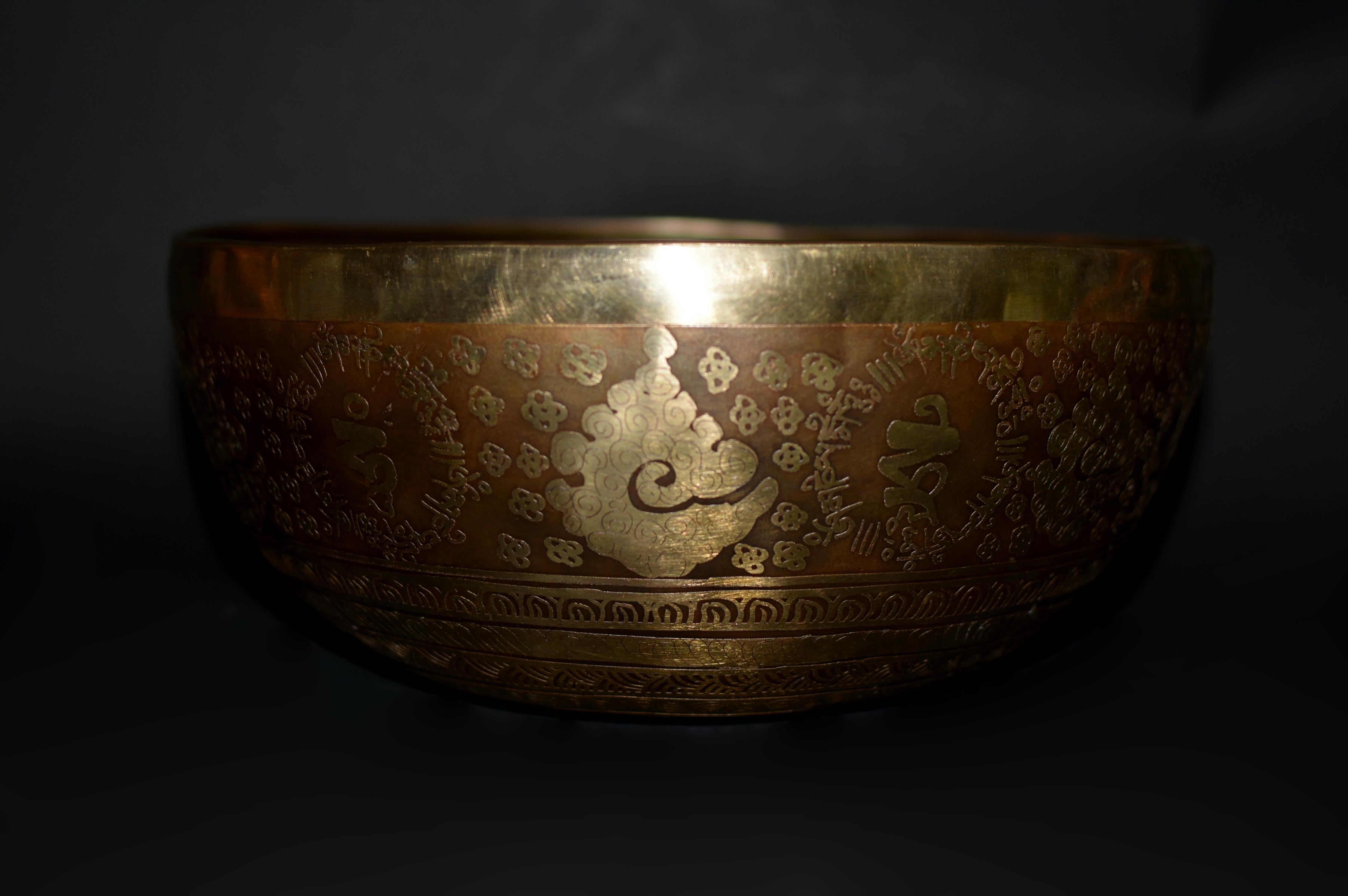 Huge Tibetan Singing Bowl Viswa Vajra 11.25