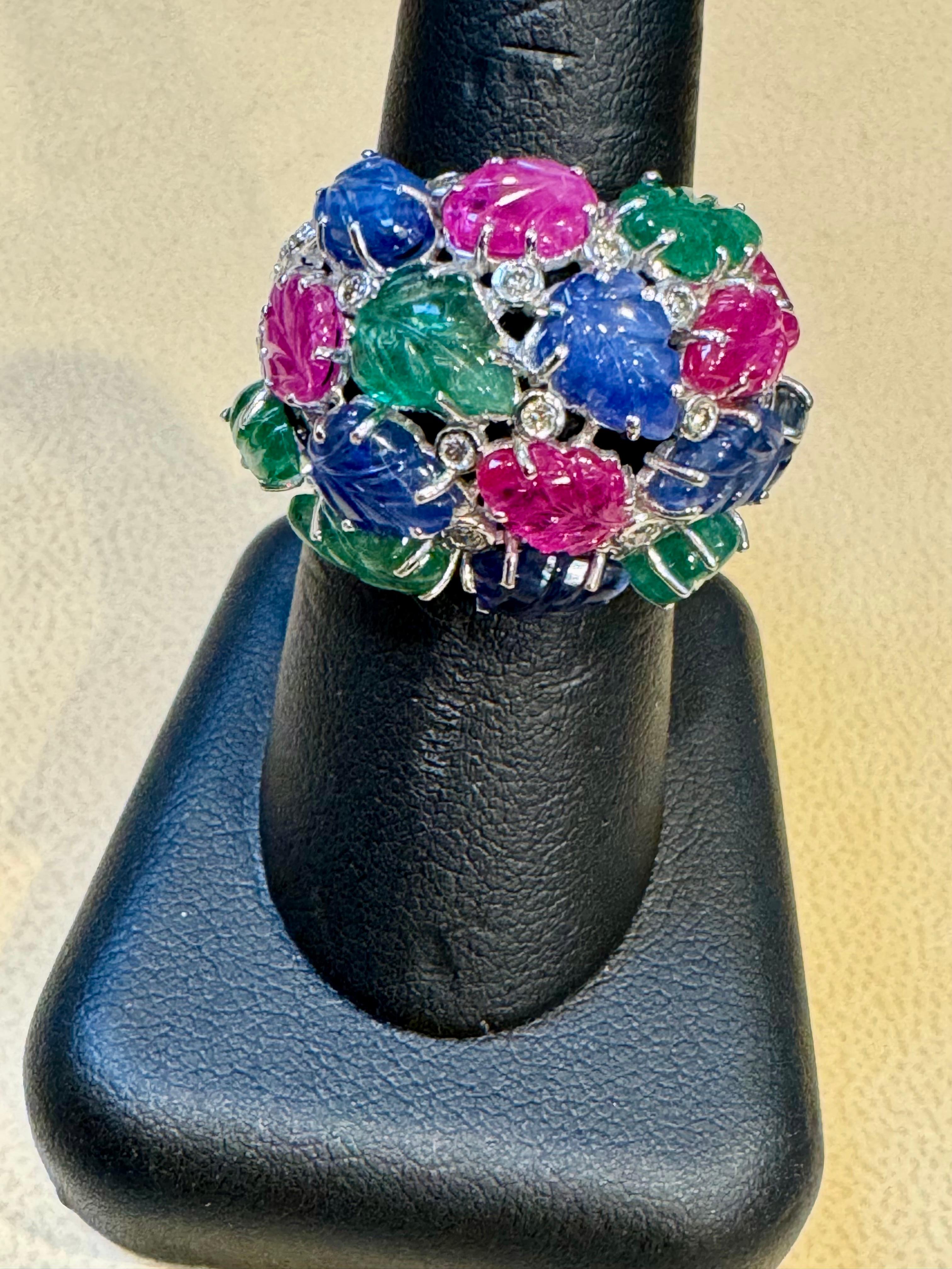 Großer Tutti Frutti 18K Ring, natürliche Smaragde, Rubine, Saphire  Diamanten Größe 9 im Angebot 6
