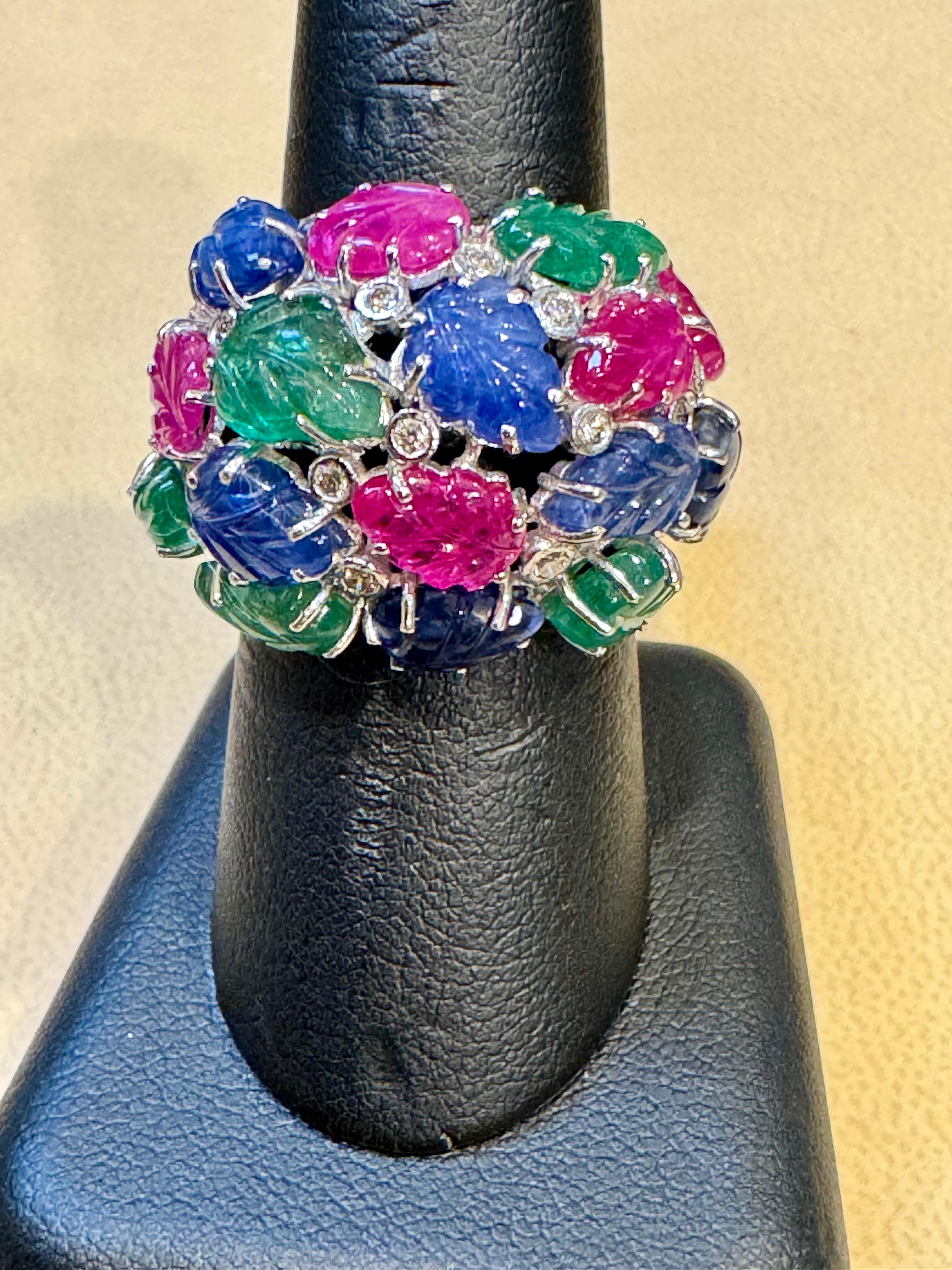 Großer Tutti Frutti 18K Ring, natürliche Smaragde, Rubine, Saphire  Diamanten Größe 9 im Angebot 9