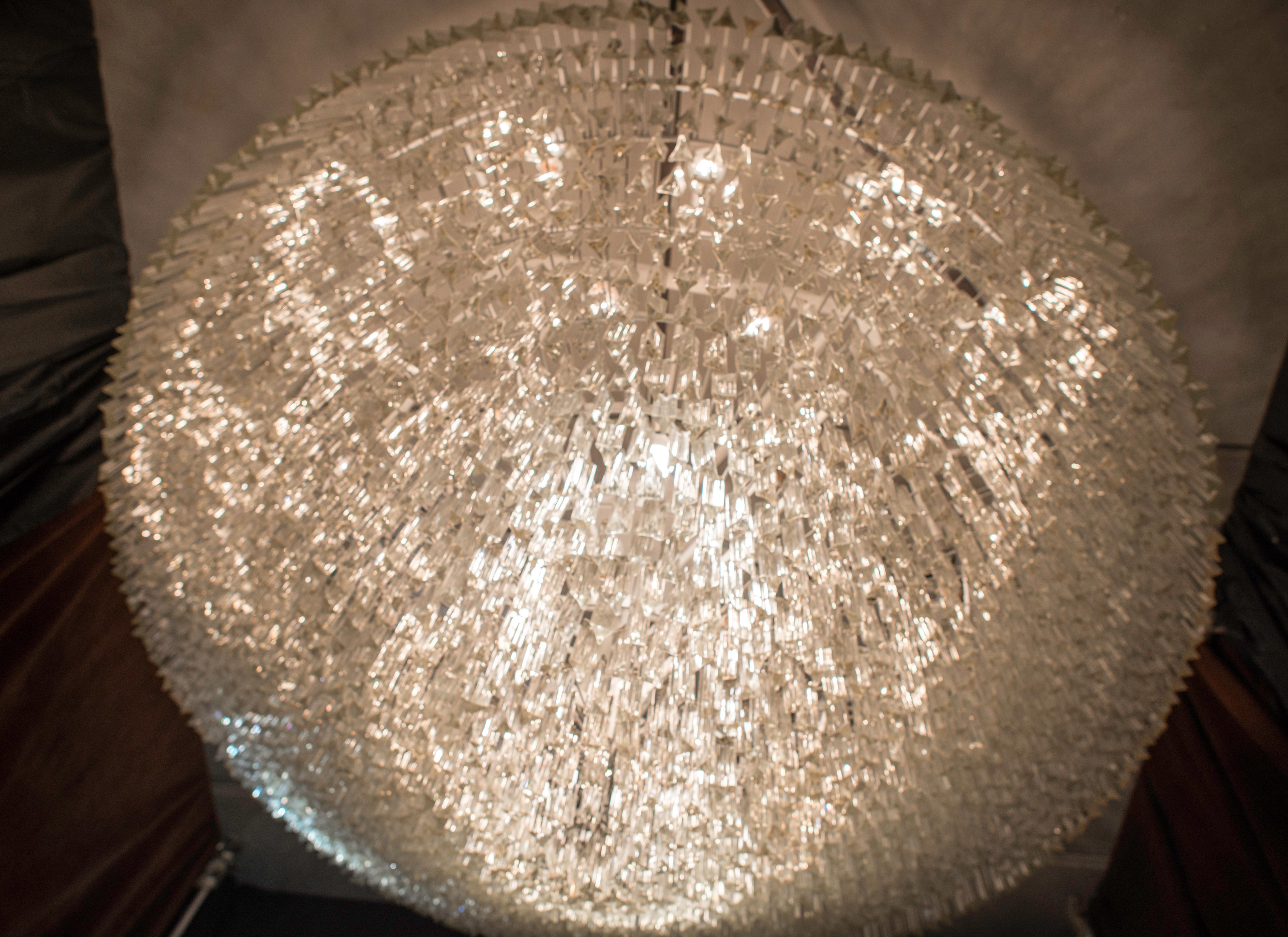 Huge Venini chandelier Italy c1960 (20. Jahrhundert) im Angebot