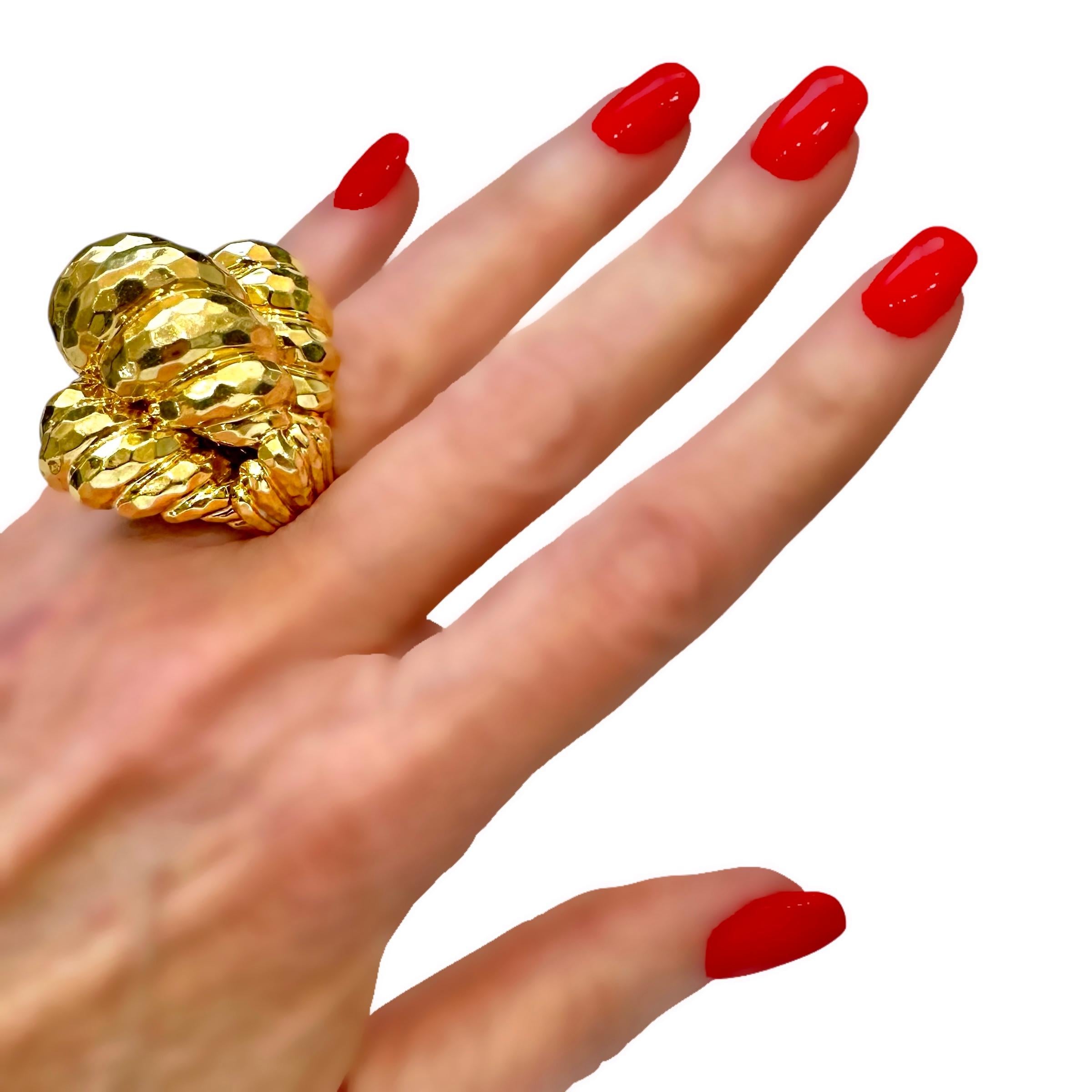 Huge Vintage 18K Yellow Gold Henry Dunay Hammered Dome Ring 1 3/8 Inches Long en vente 5