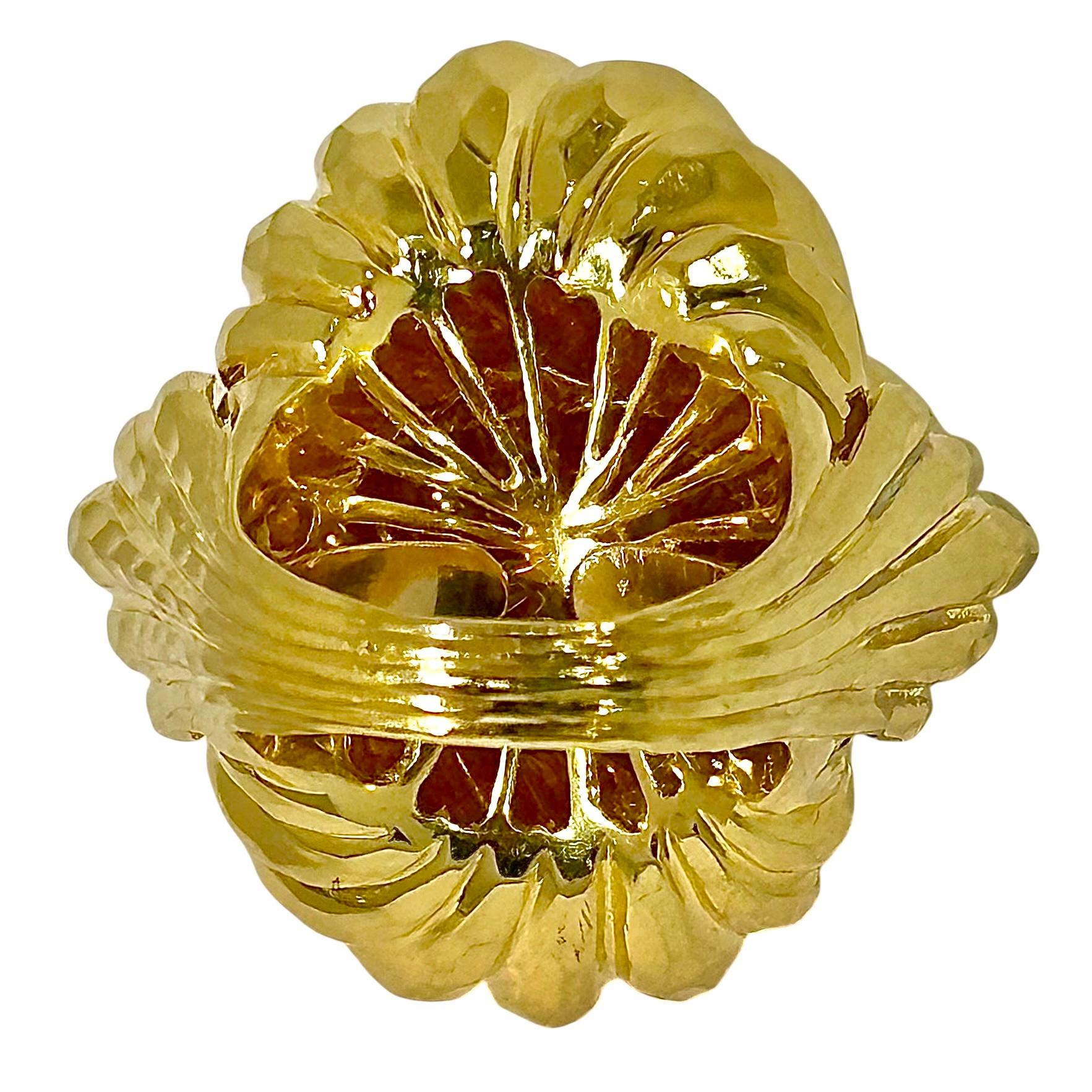 Huge Vintage 18K Yellow Gold Henry Dunay Hammered Dome Ring 1 3/8 Inches Long Bon état - En vente à Palm Beach, FL