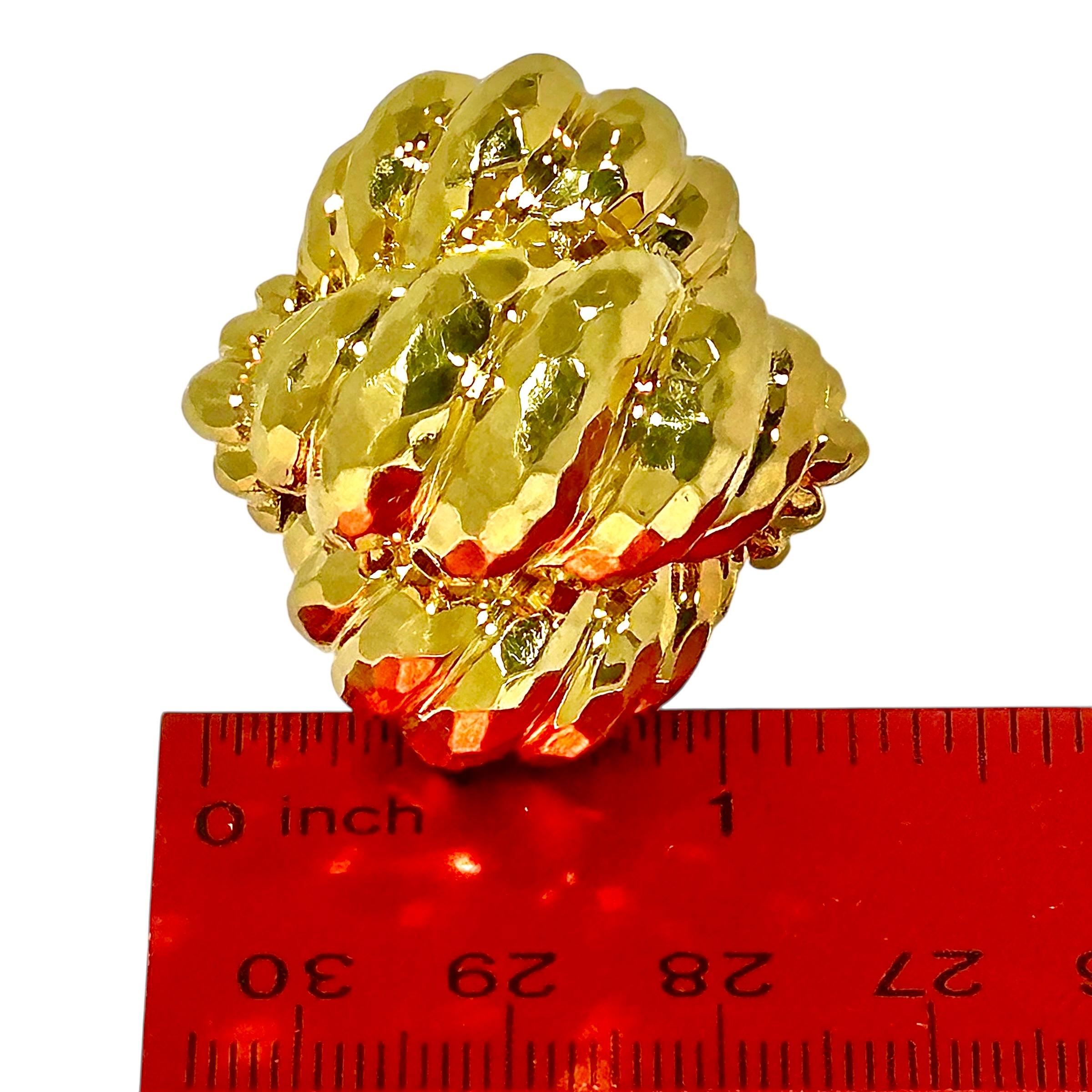 Huge Vintage 18K Yellow Gold Henry Dunay Hammered Dome Ring 1 3/8 Inches Long en vente 1