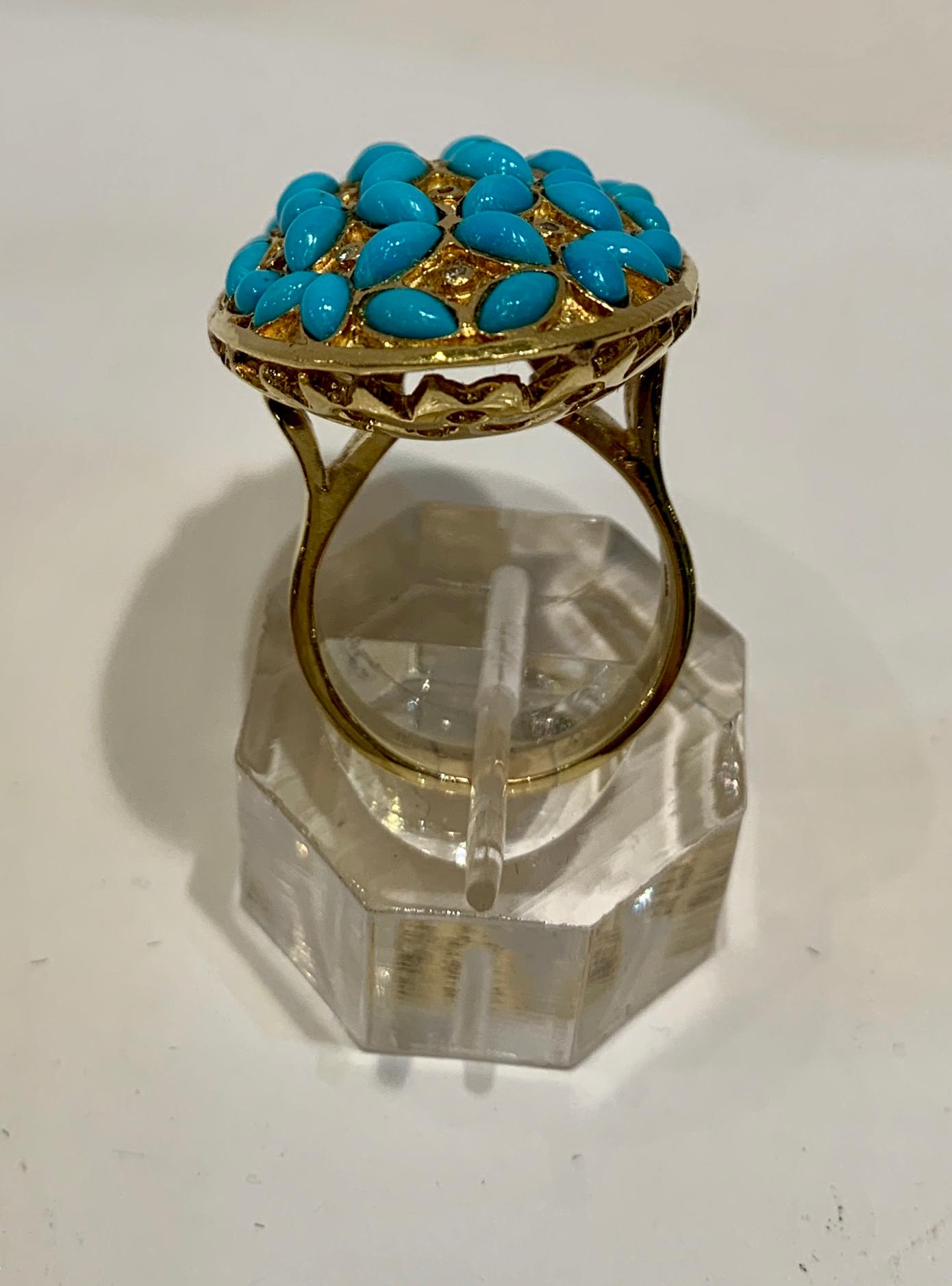 Huge Vintage 1970s Persian Turquoise Diamond 18 Karat Yellow Gold Cocktail Ring For Sale 2