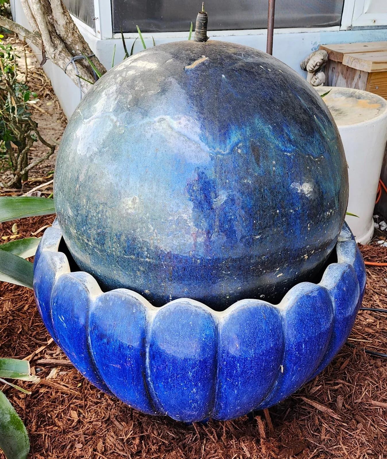 Huge Vintage Ceramic Ball Water Fountain In Good Condition For Sale In Lake Worth, FL
