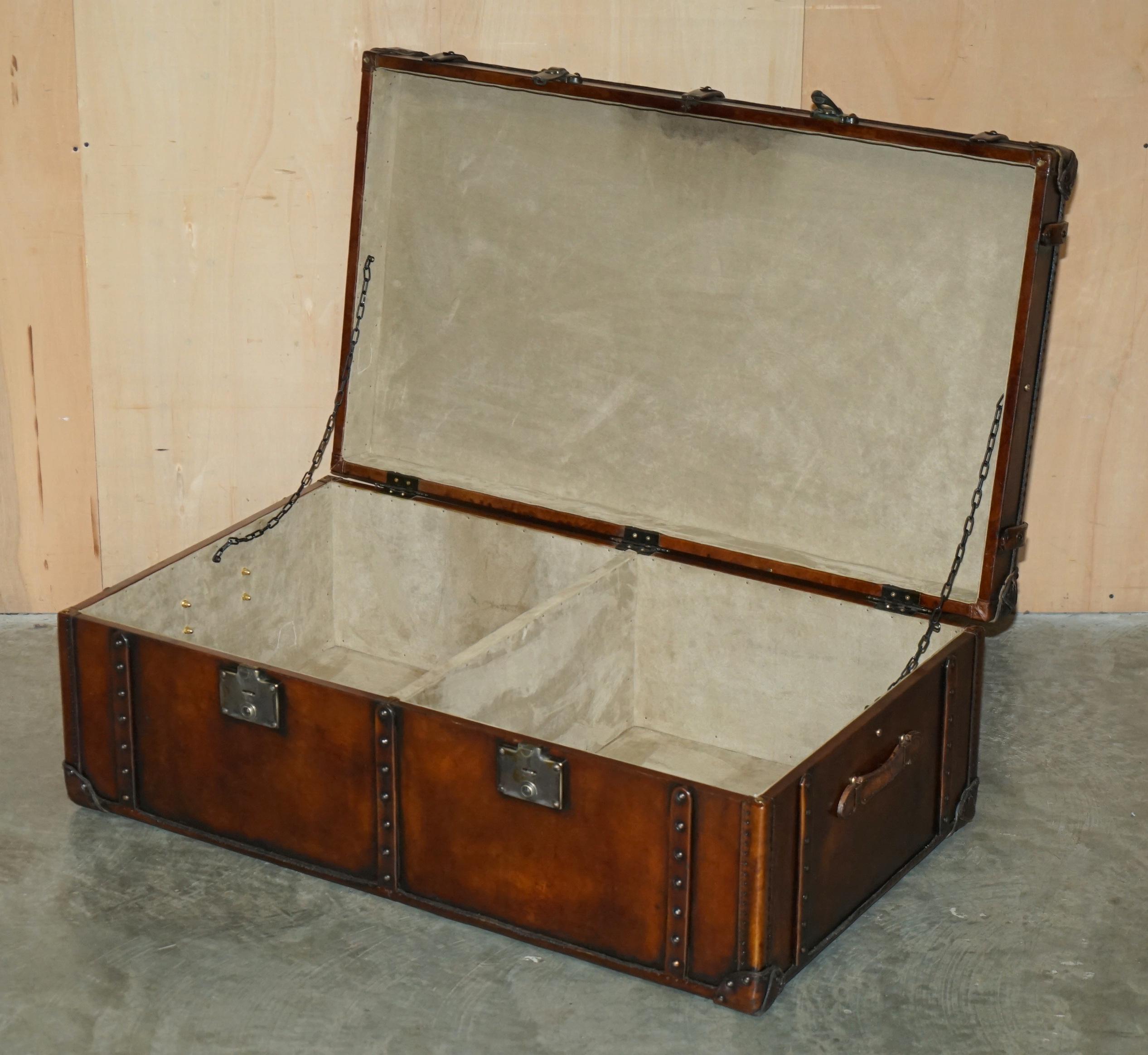 HUGE ViNTAGE FULLY RESTORED BROWN LEATHER STORAGE TRUNK COFFEE COCKTAIL TABLE For Sale 8