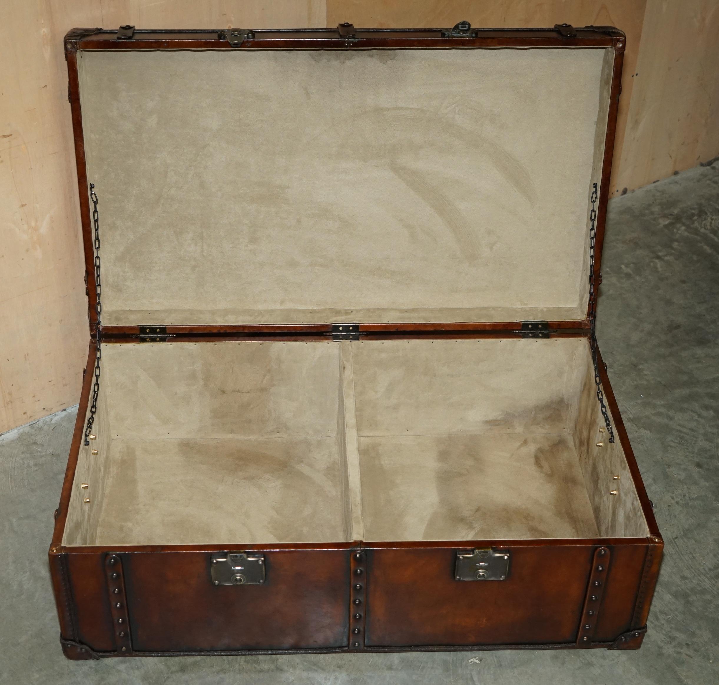 HUGE ViNTAGE FULLY RESTORED BROWN LEATHER STORAGE TRUNK COFFEE COCKTAIL TABLE For Sale 9