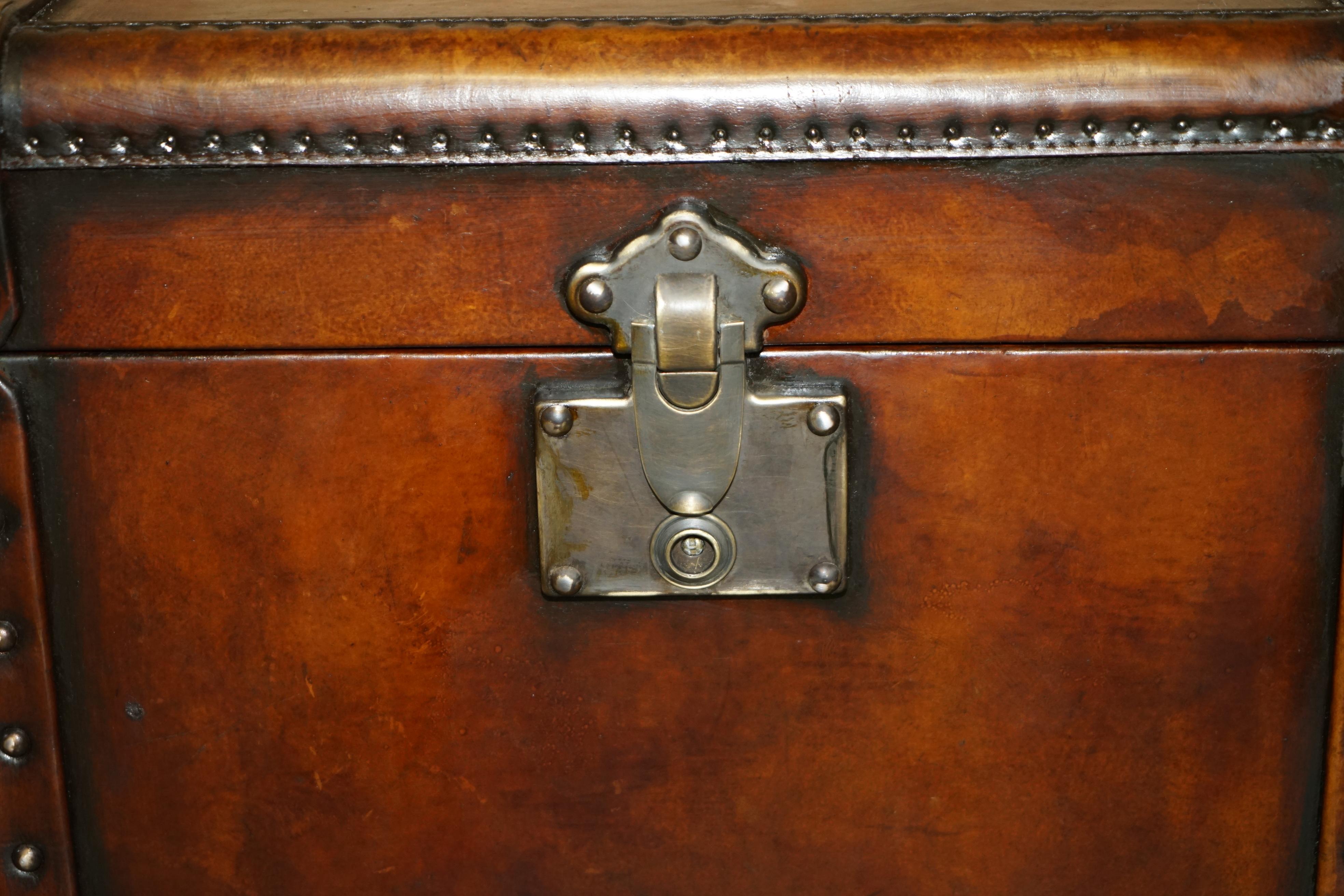 Hand-Crafted HUGE ViNTAGE FULLY RESTORED BROWN LEATHER STORAGE TRUNK COFFEE COCKTAIL TABLE For Sale
