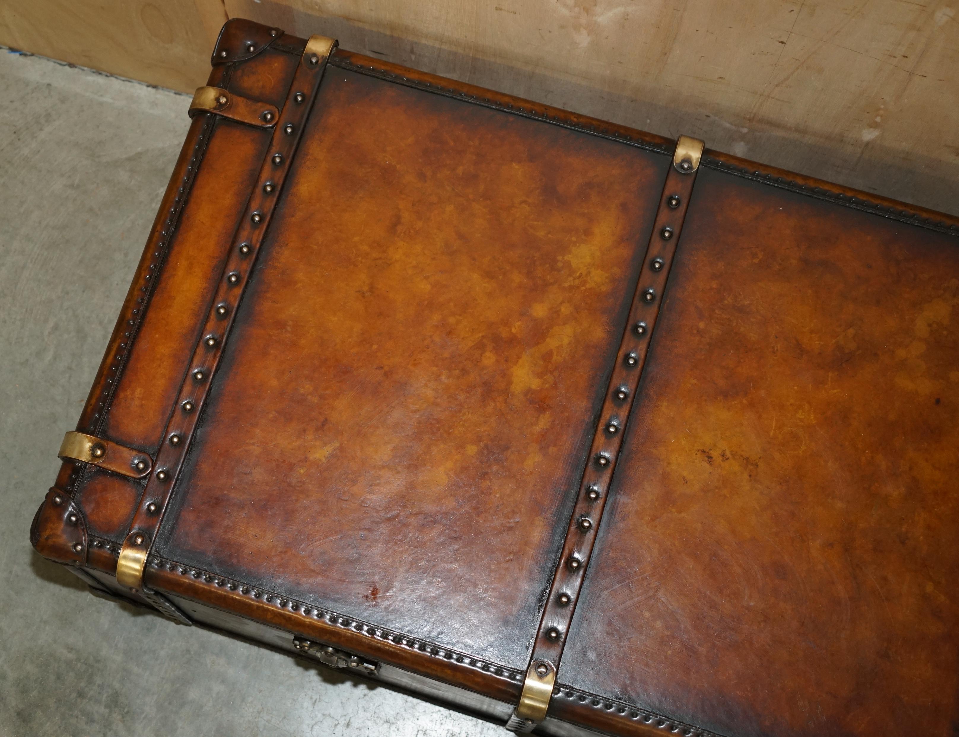 HUGE ViNTAGE FULLY RESTORED BROWN LEATHER STORAGE TRUNK COFFEE COCKTAIL TABLE For Sale 2