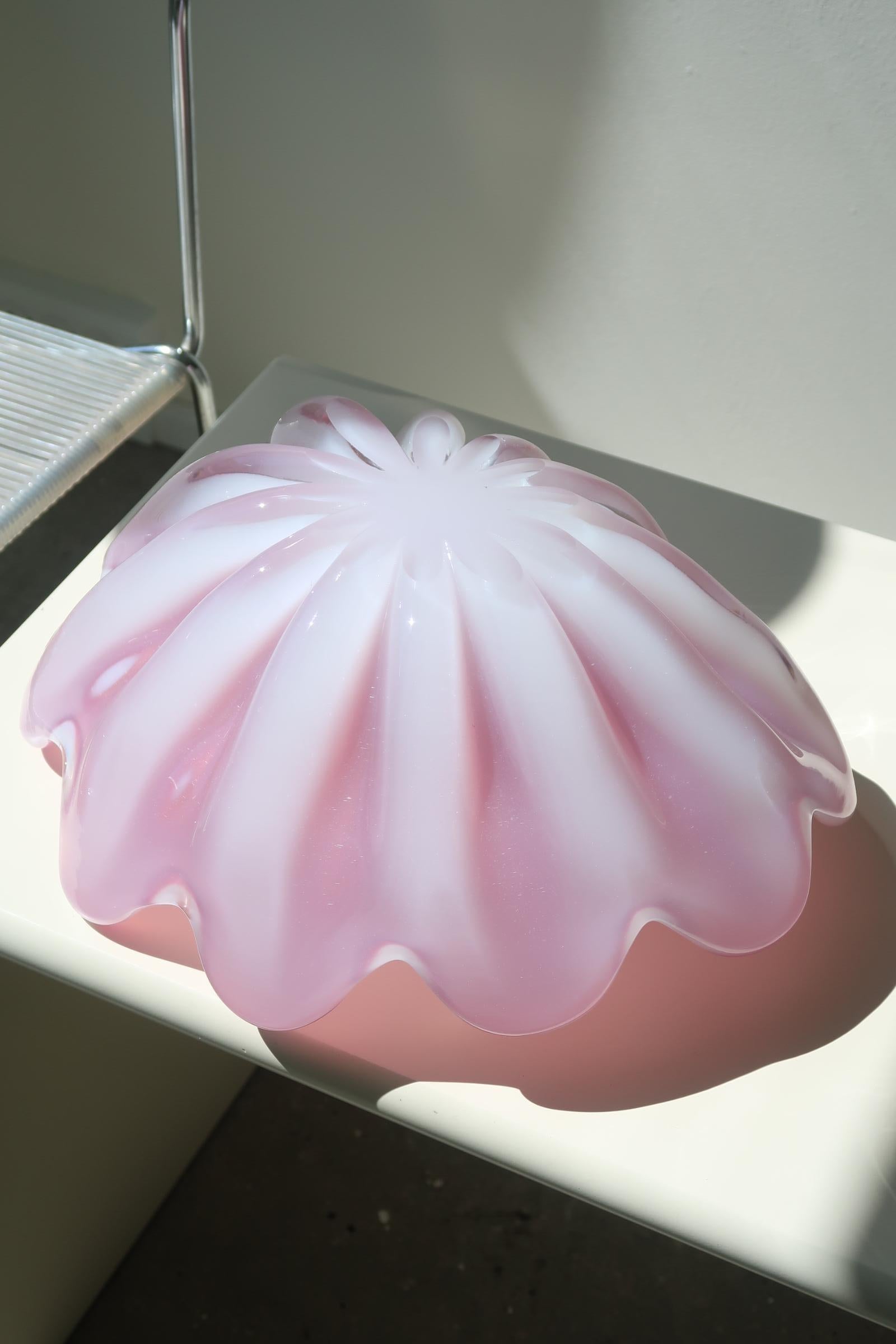 Mid-20th Century Huge Vintage Italian Murano 1960 Bubble Gum Pink Alabastro Shell Glass Bowl For Sale